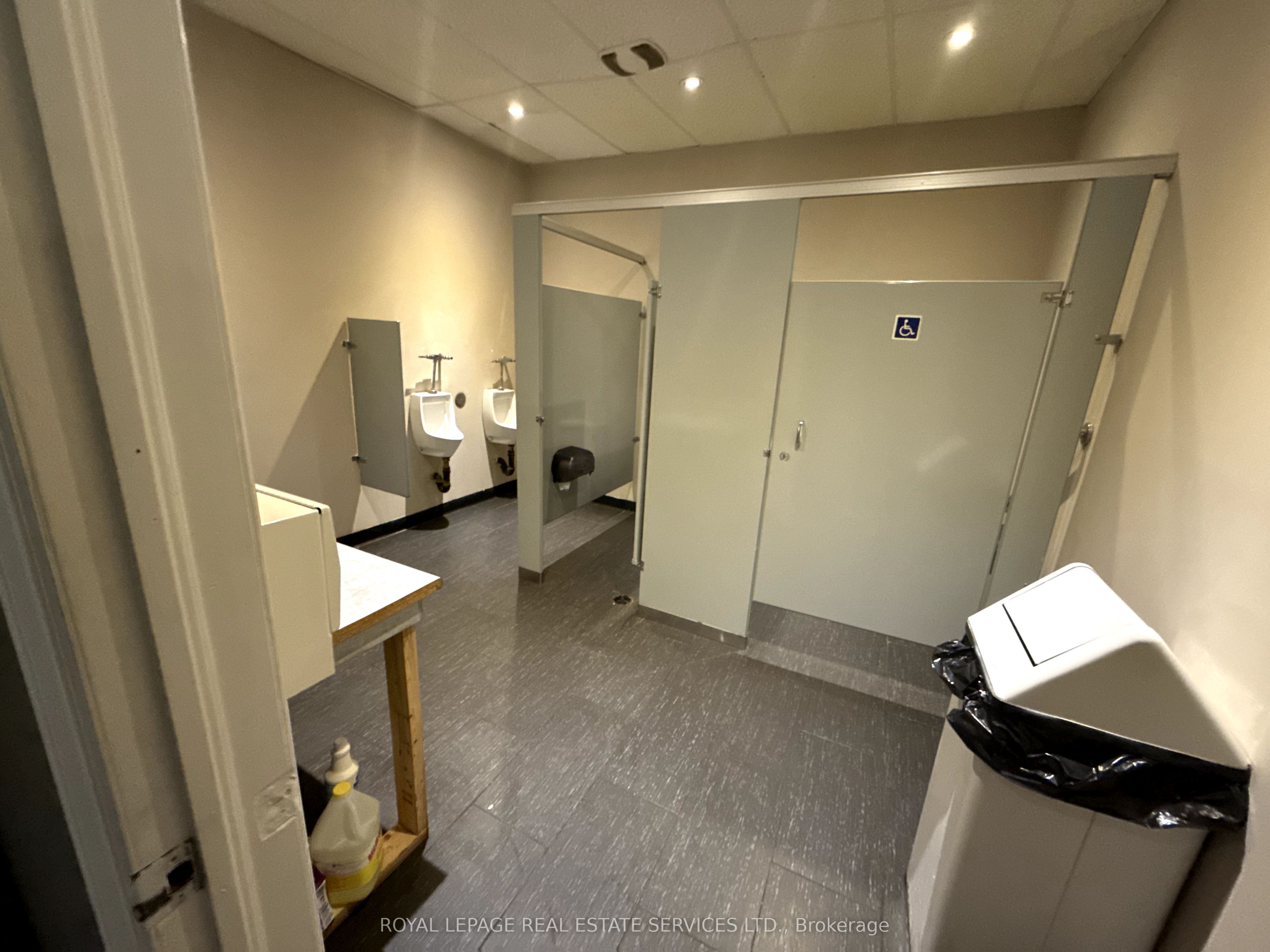 17 Commercial Street Property Photo 35
