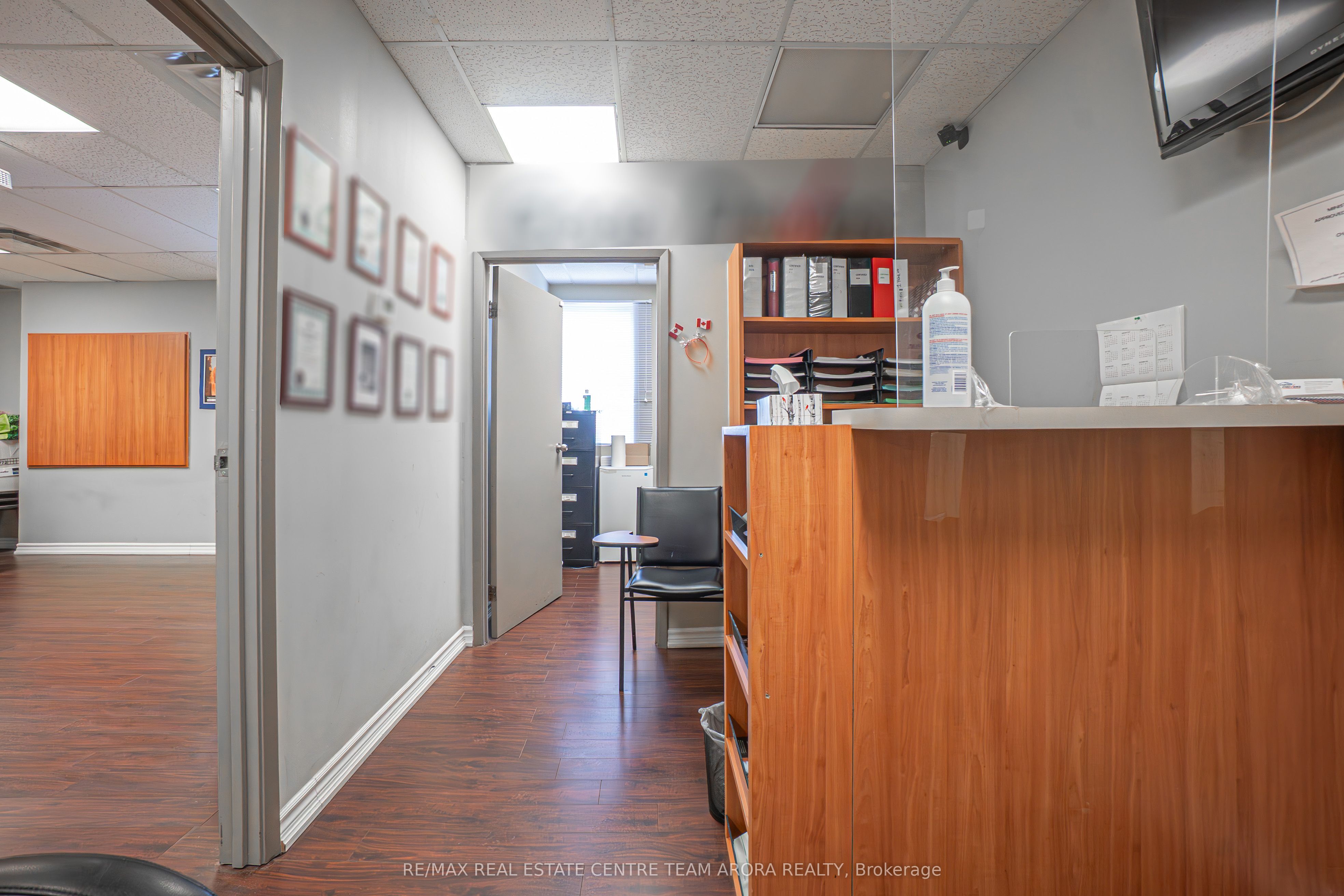 #201 - 10095 Bramalea Road Property Photo 5
