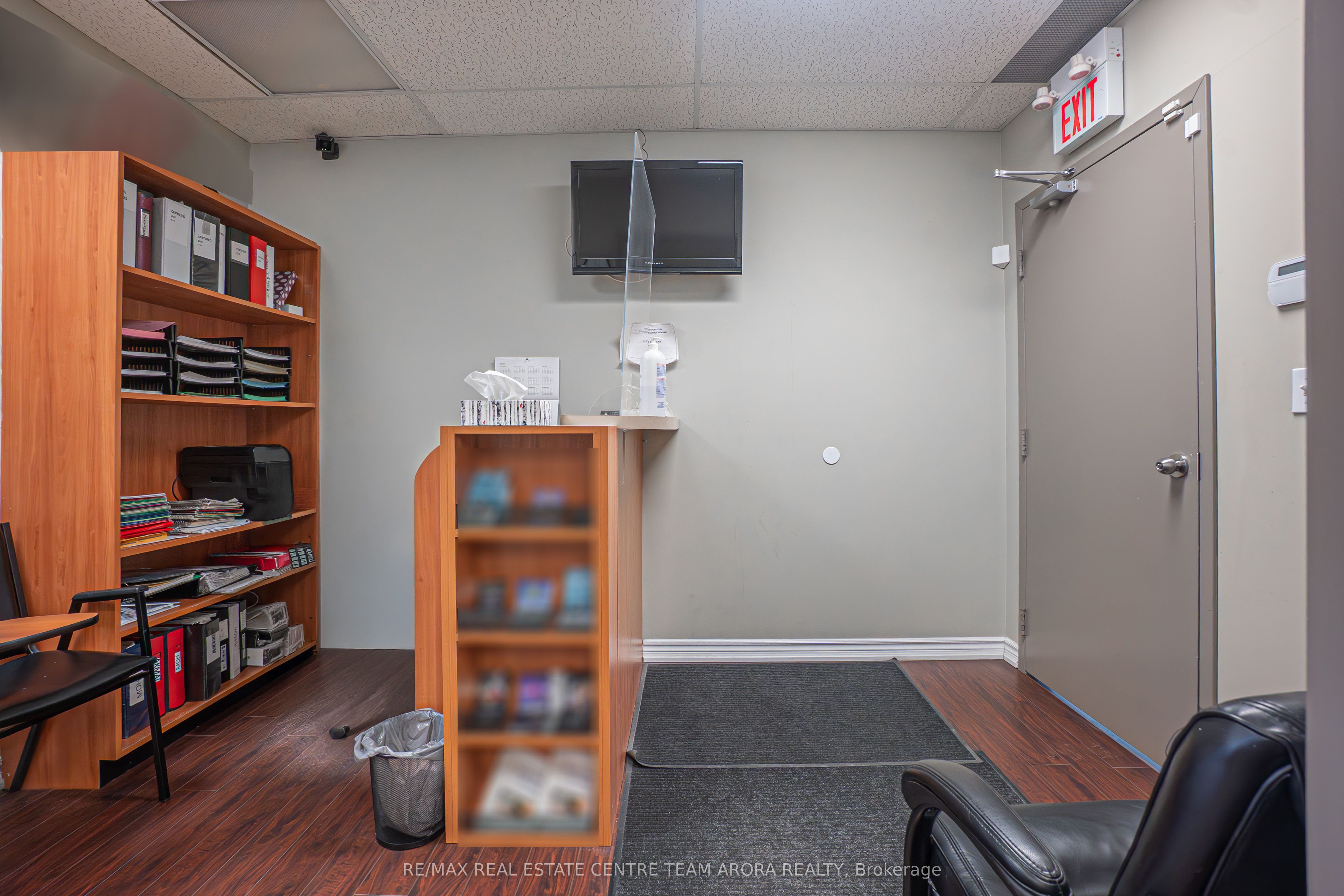 #201 - 10095 Bramalea Road Property Photo 7