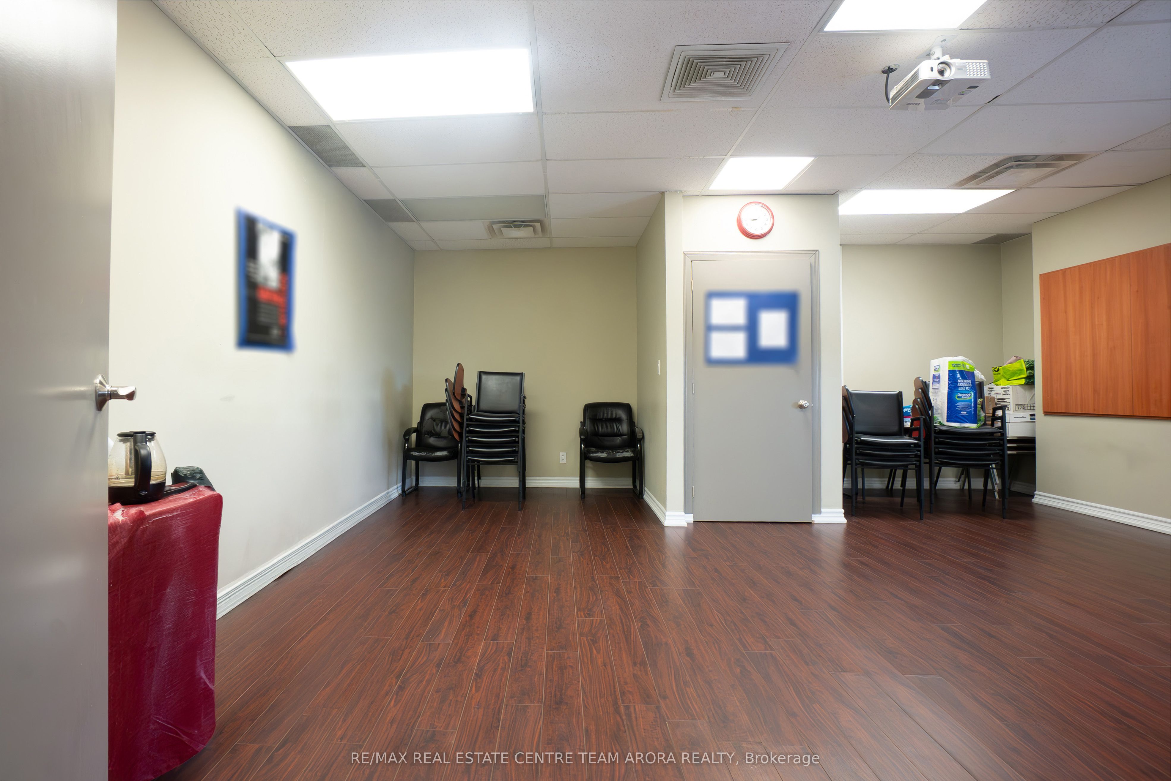 #201 - 10095 Bramalea Road Property Photo 8
