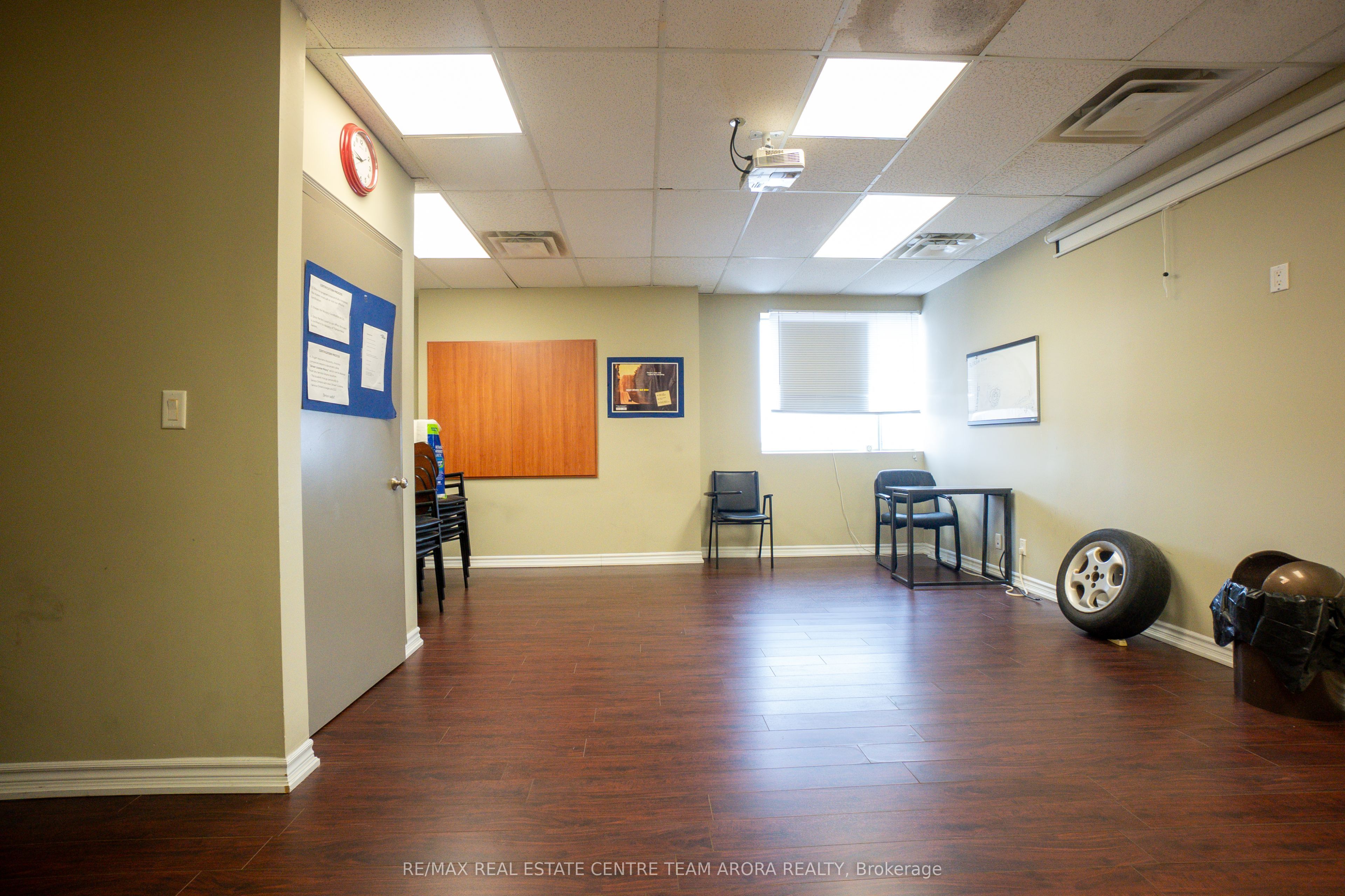 #201 - 10095 Bramalea Road Property Photo 9