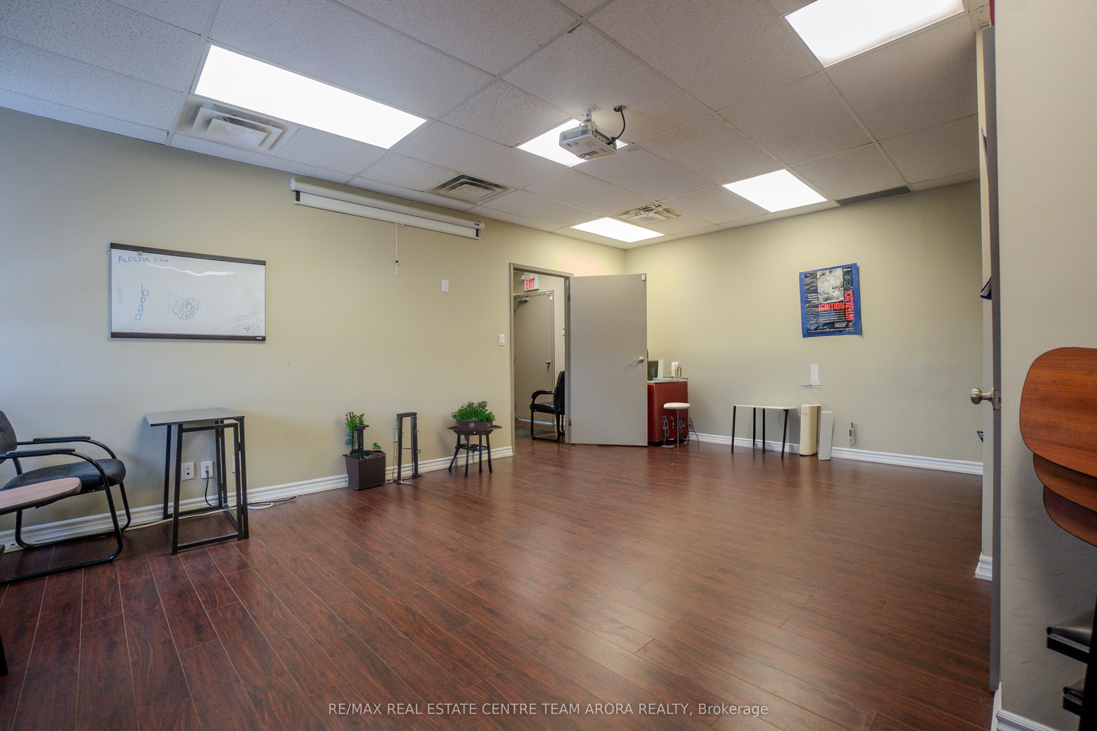 #201 - 10095 Bramalea Road Property Photo 10
