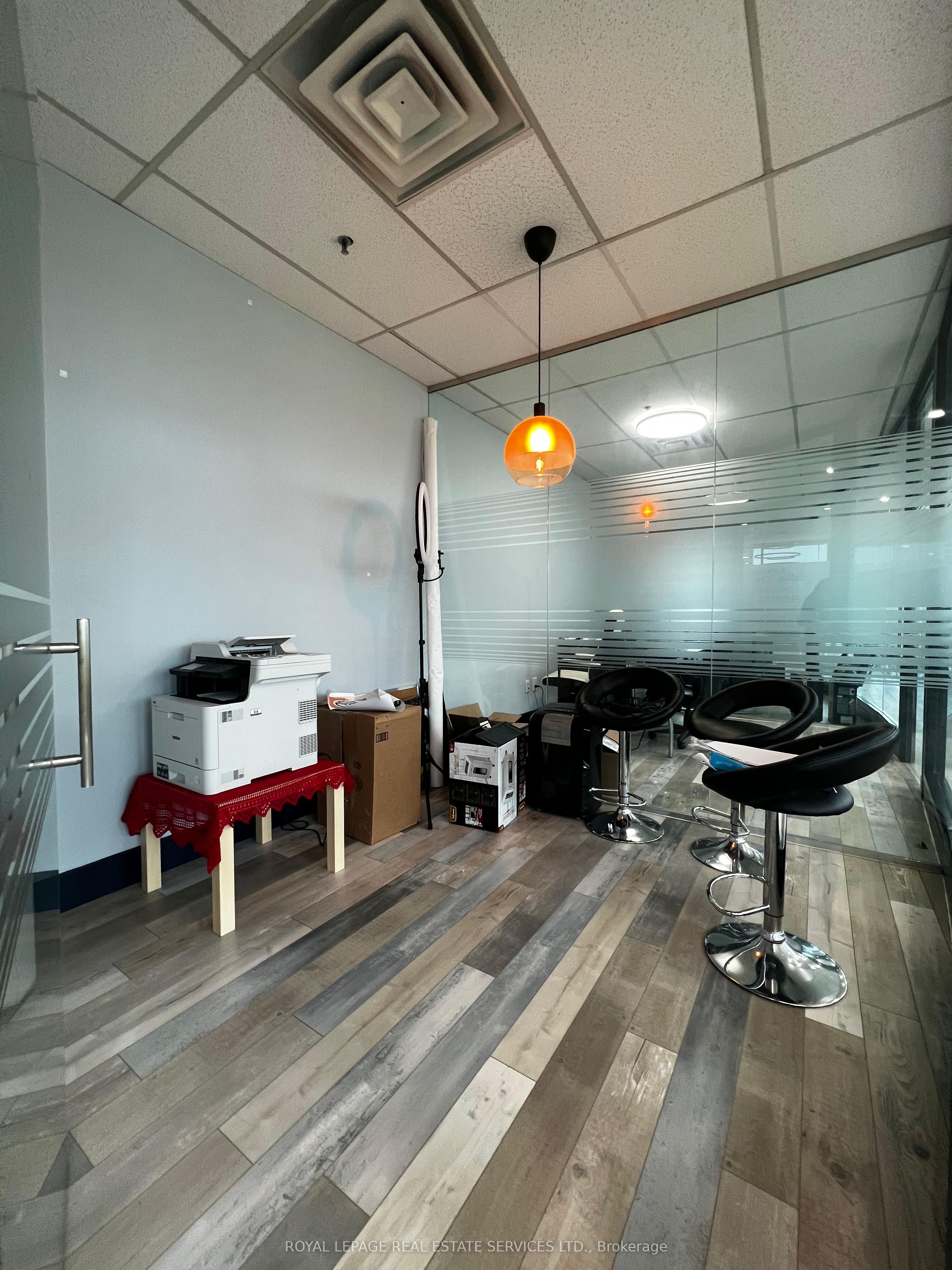 #216 - 2550 Matheson Boulevard Property Photo 7