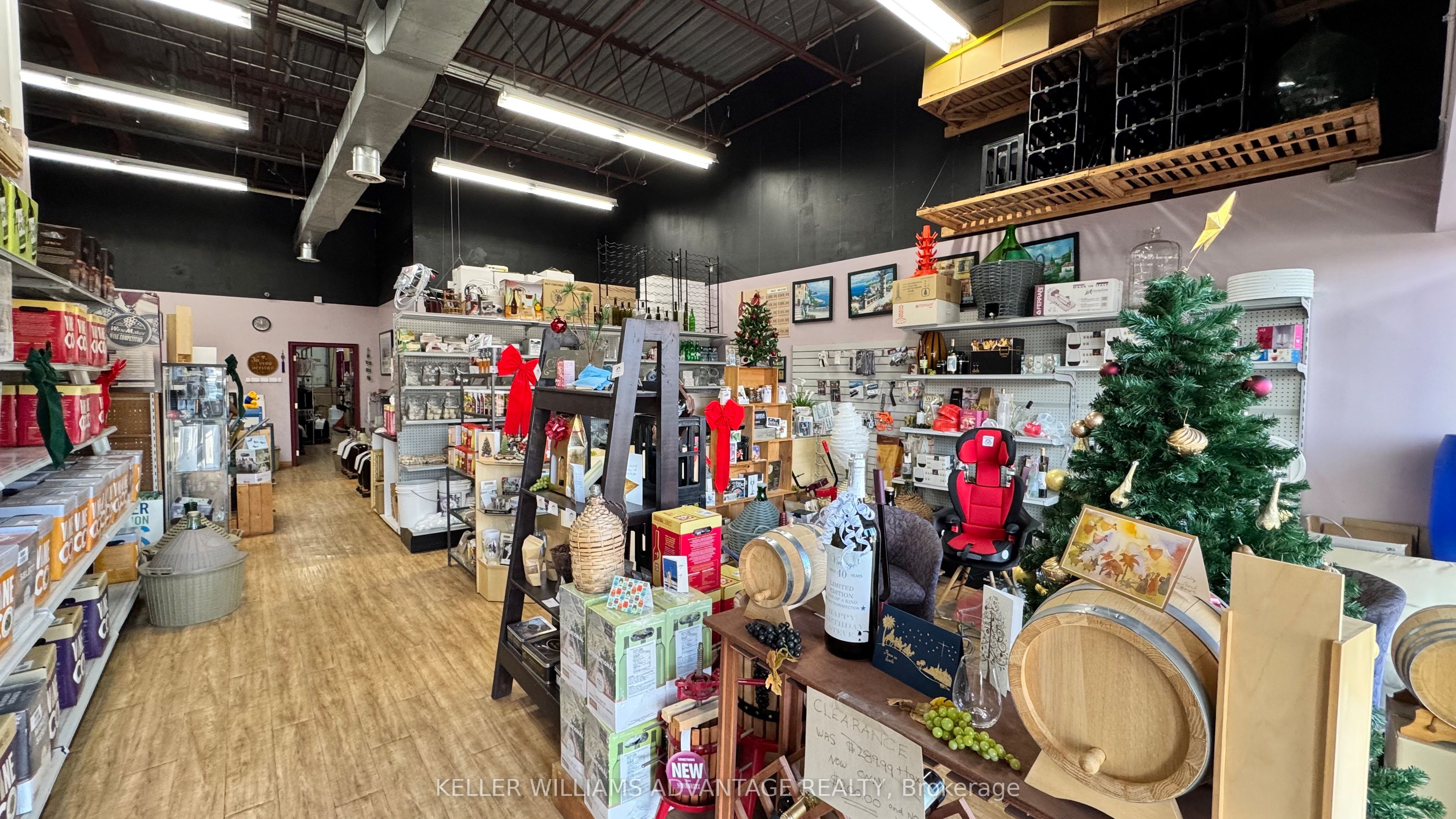 3220 Dufferin St Street Property Photo 2