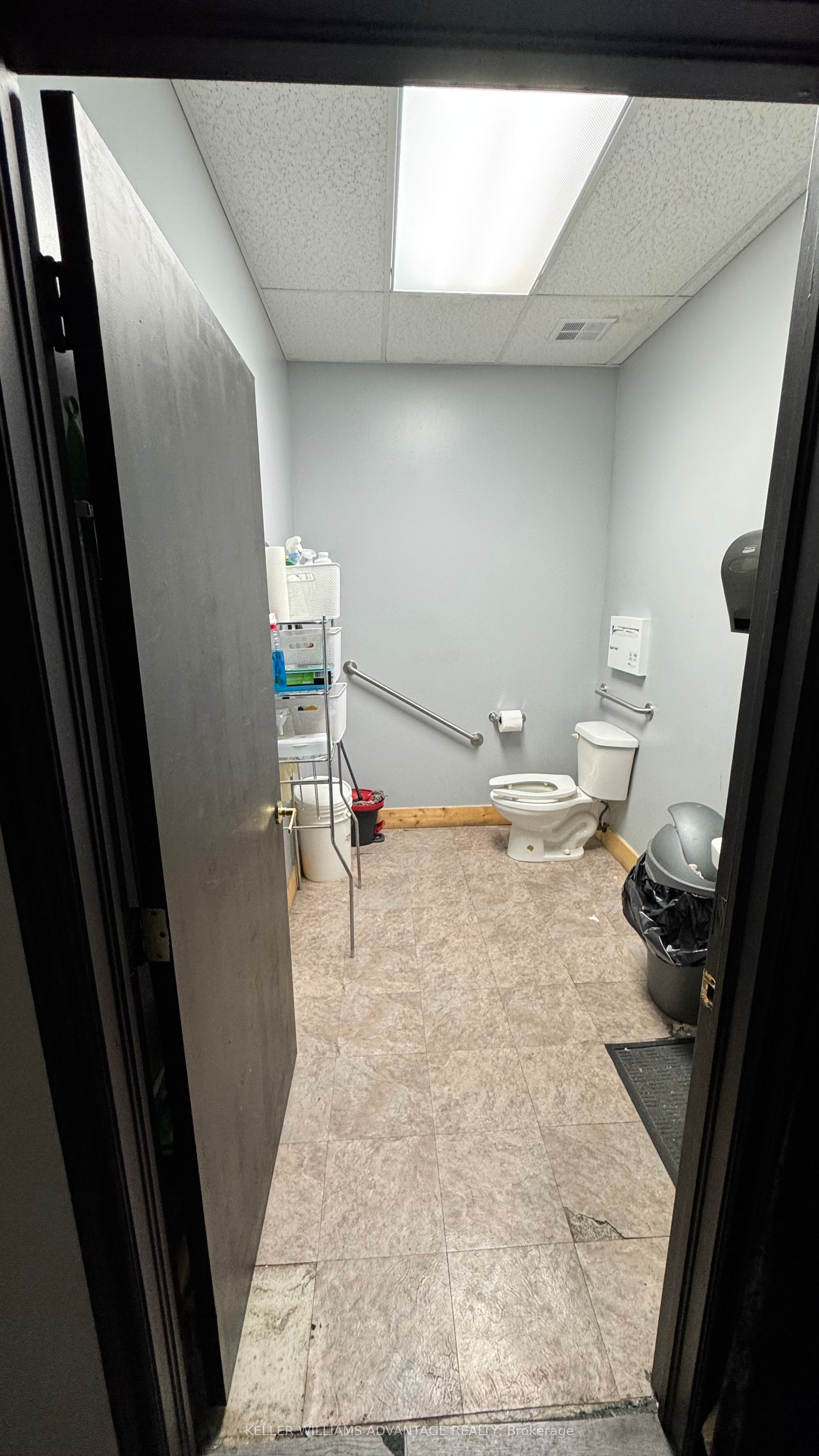 3220 Dufferin St Street Property Photo 4