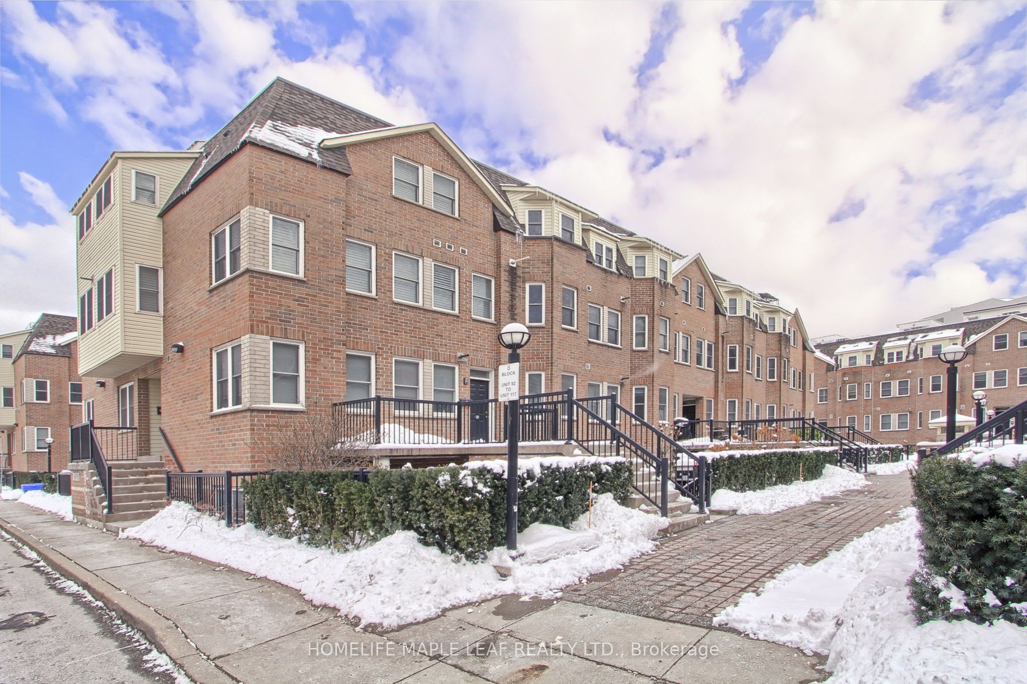 #98 - 760 Lawrence Ave Avenue Property Photo 4