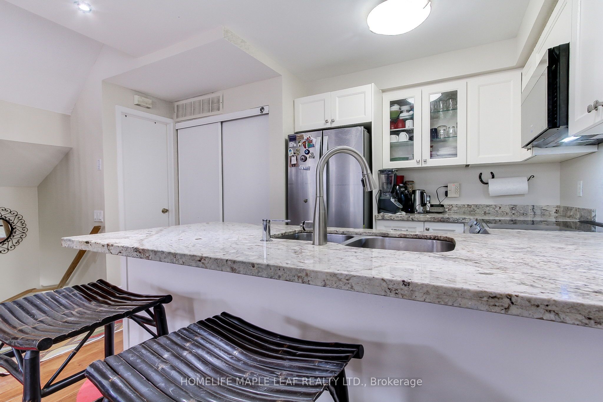 #98 - 760 Lawrence Ave Avenue Property Photo 8