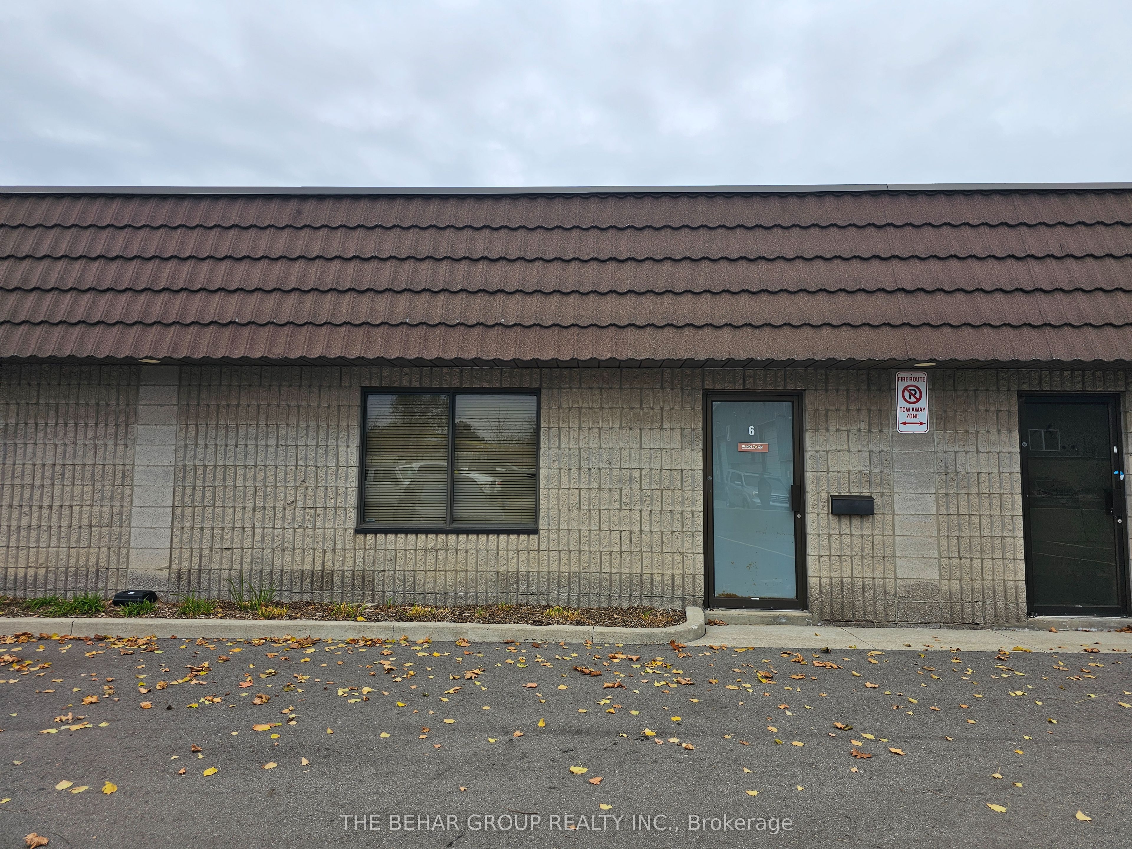 #6 - 4179 Harvester Road Property Photo 2