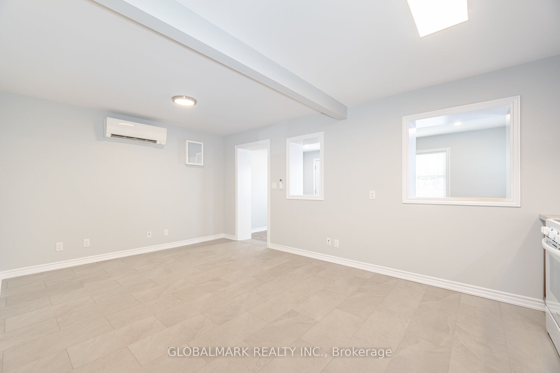 1382 Weston Road Property Photo 4