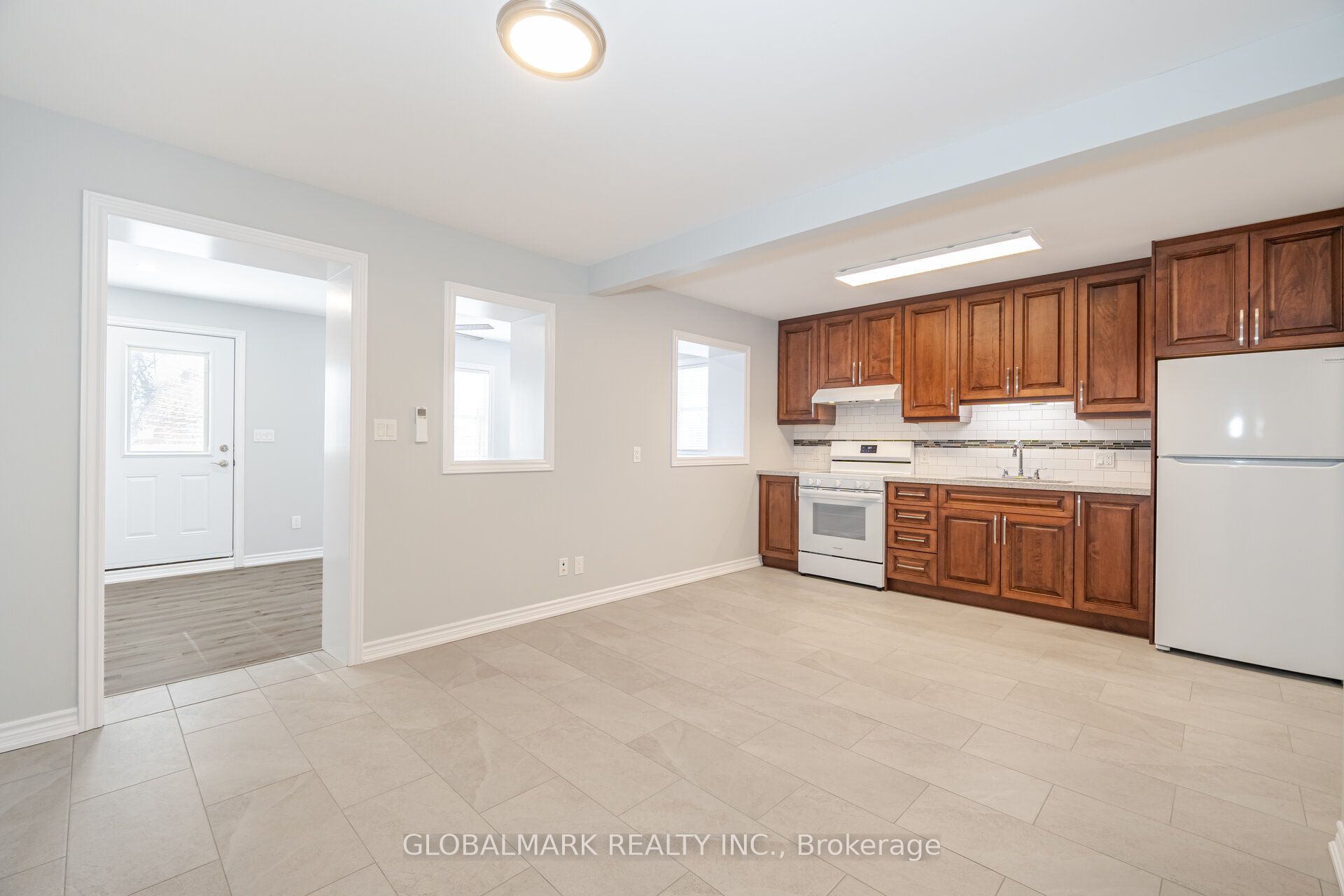 1382 Weston Road Property Photo 6