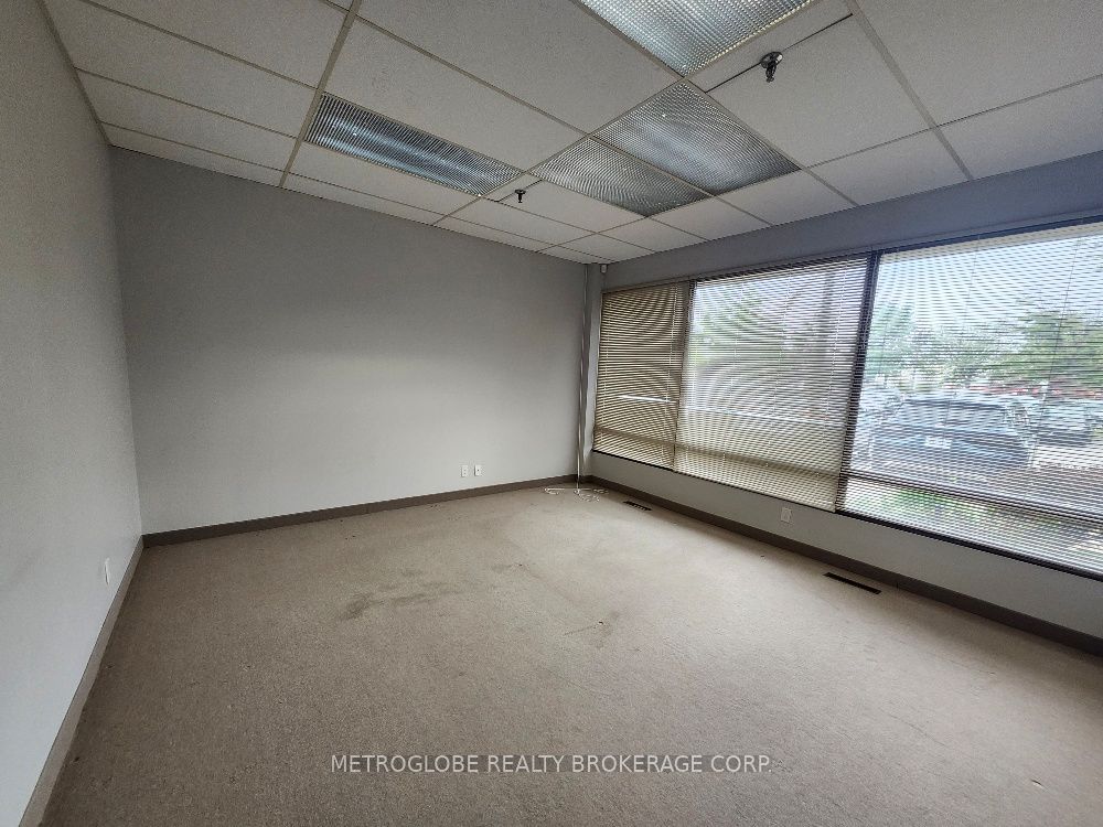 #9 - 1 Westside Drive Property Photo 6