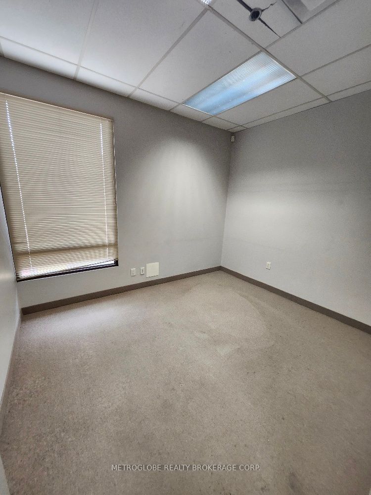#9 - 1 Westside Drive Property Photo 10