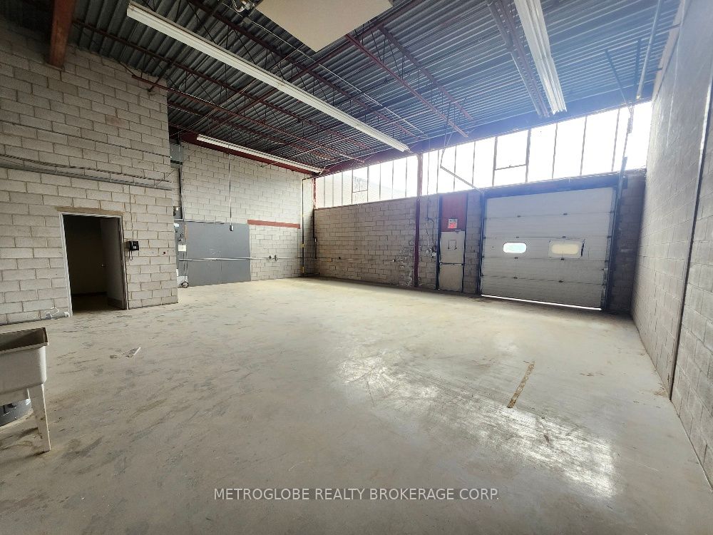 #9 - 1 Westside Drive Property Photo 17