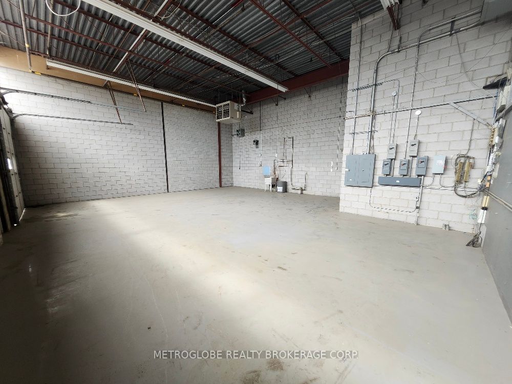 #9 - 1 Westside Drive Property Photo 18