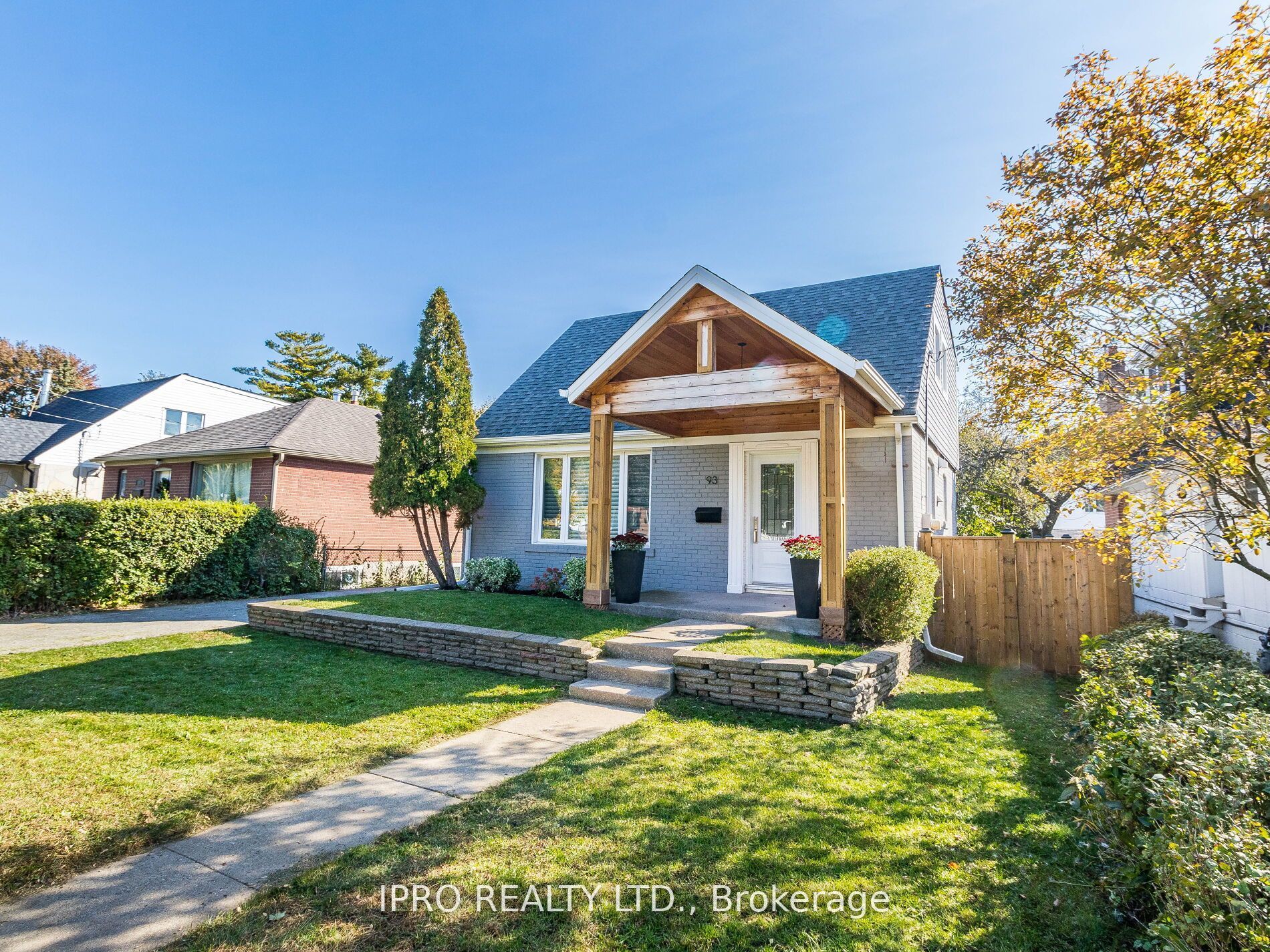93 Gair Drive Property Photo 1