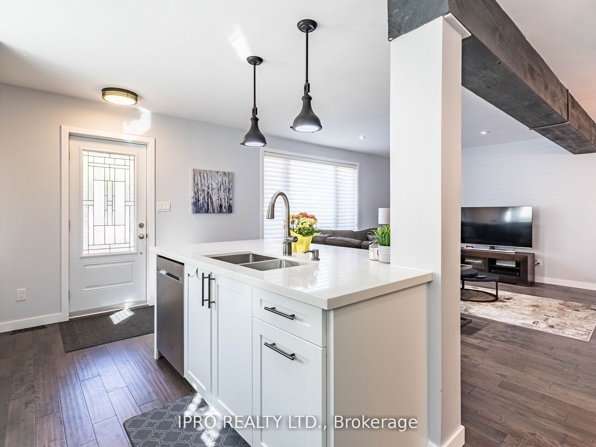 93 Gair Drive Property Photo 6