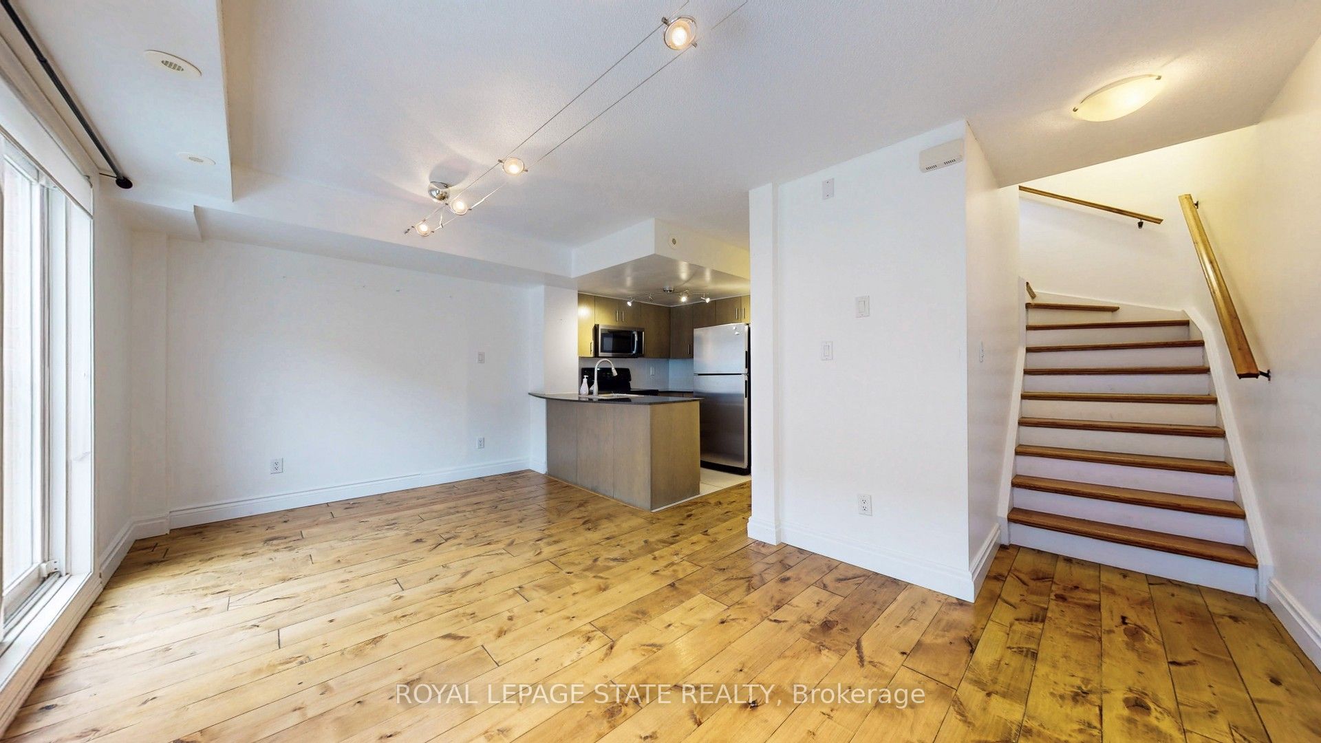 #1122 - 20 Laidlaw Street Property Photo 10