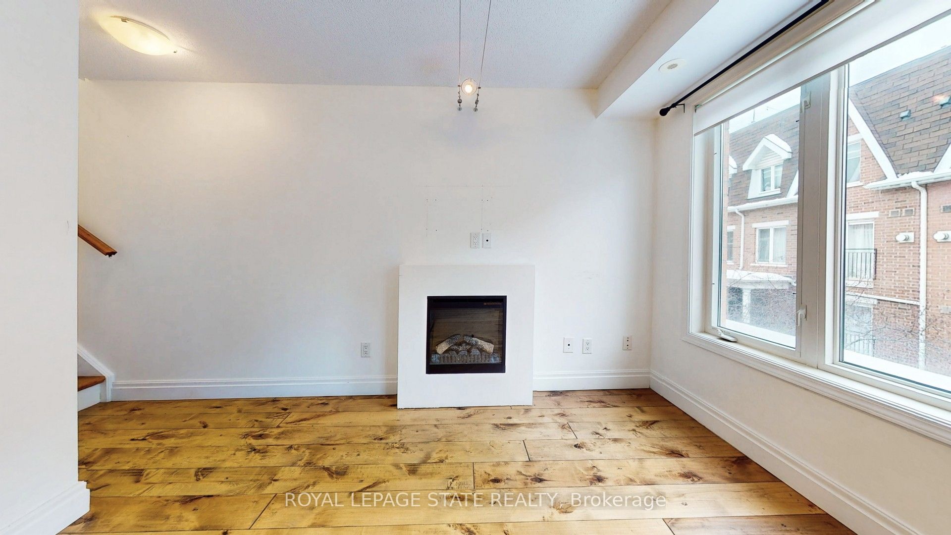 #1122 - 20 Laidlaw Street Property Photo 13