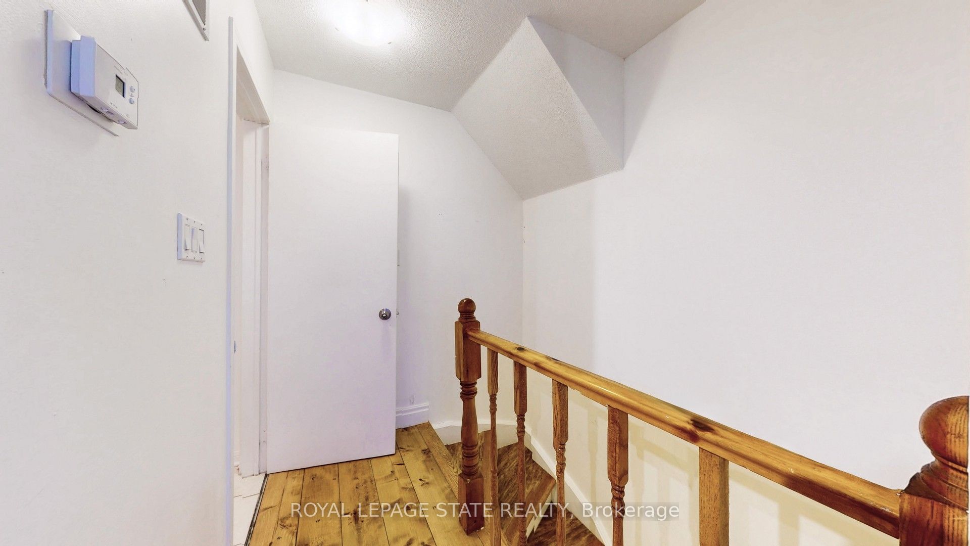 #1122 - 20 Laidlaw Street Property Photo 15
