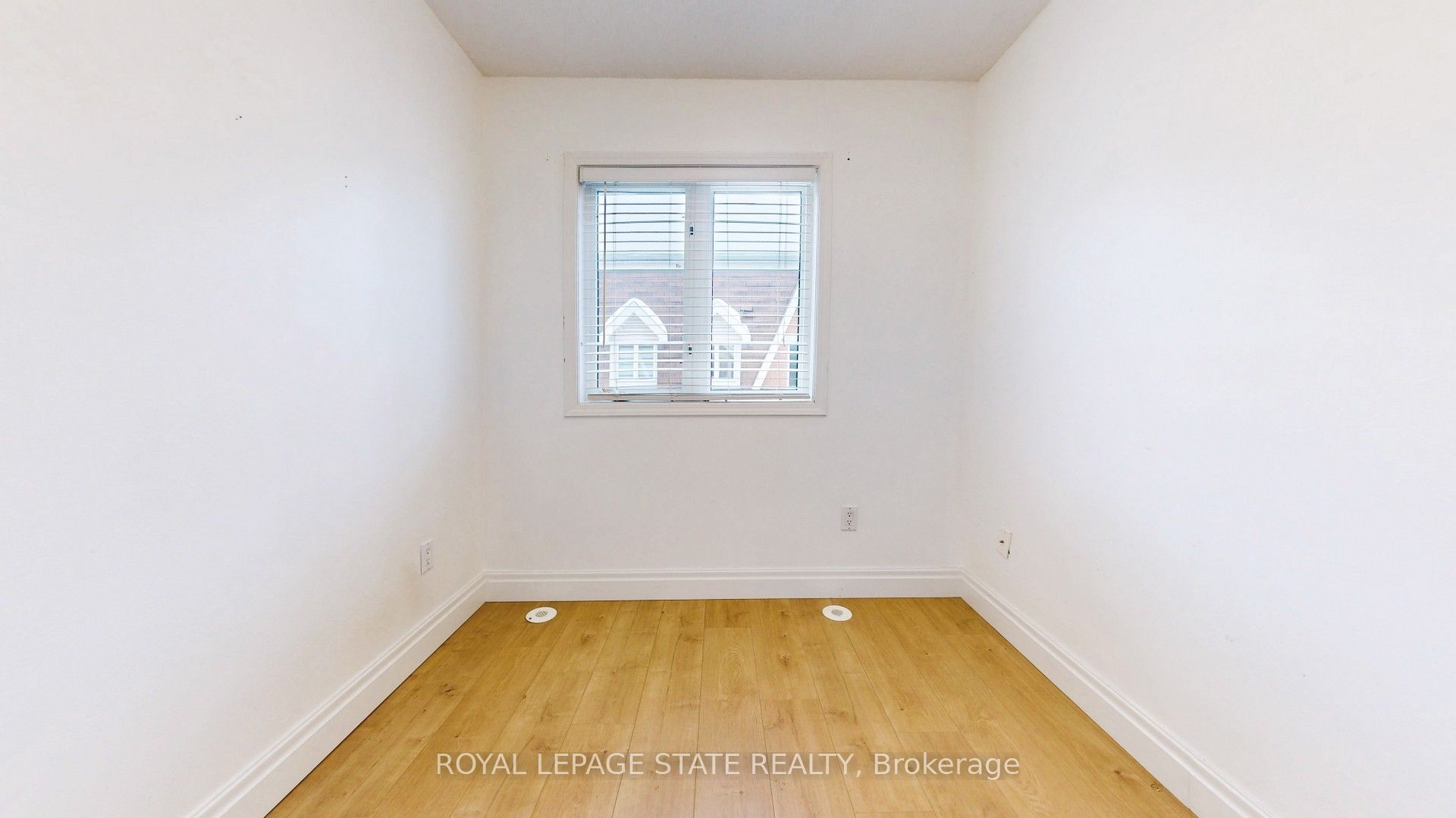 #1122 - 20 Laidlaw Street Property Photo 16