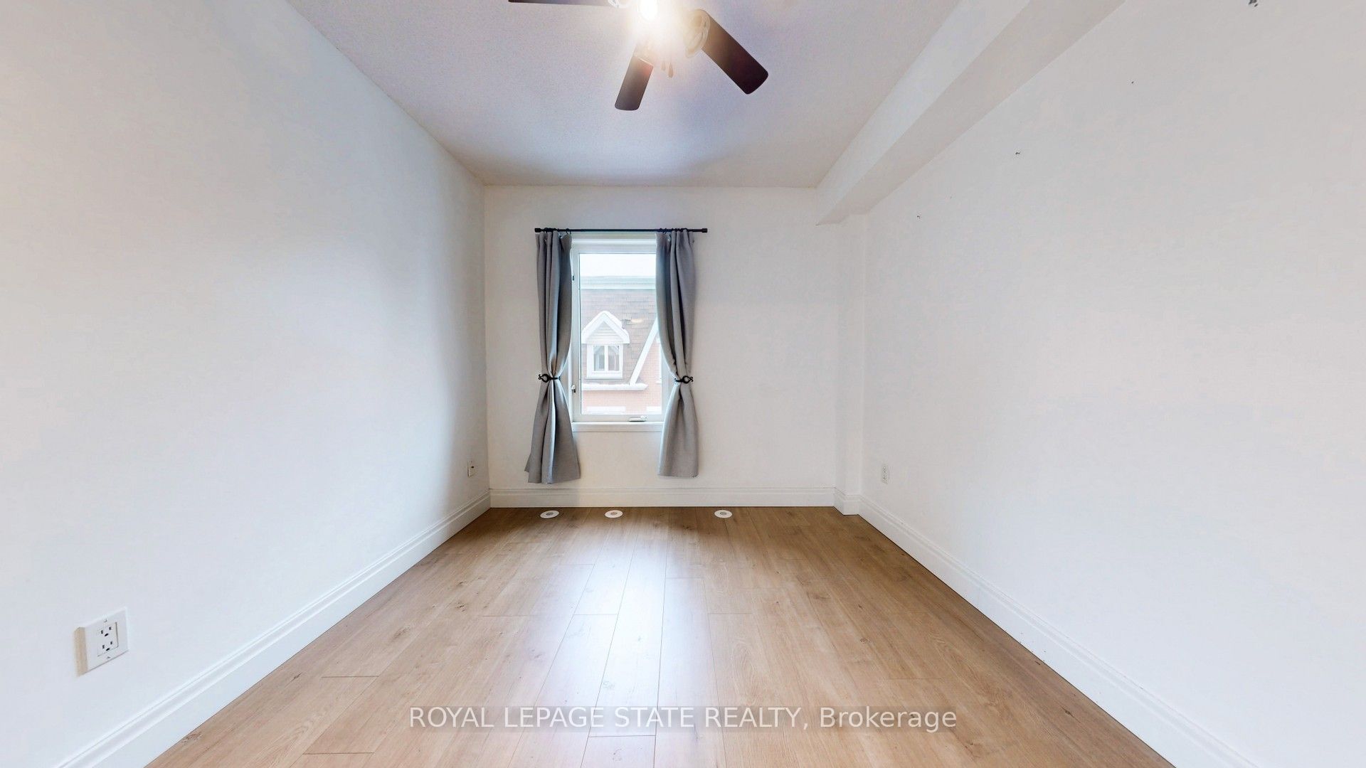 #1122 - 20 Laidlaw Street Property Photo 18