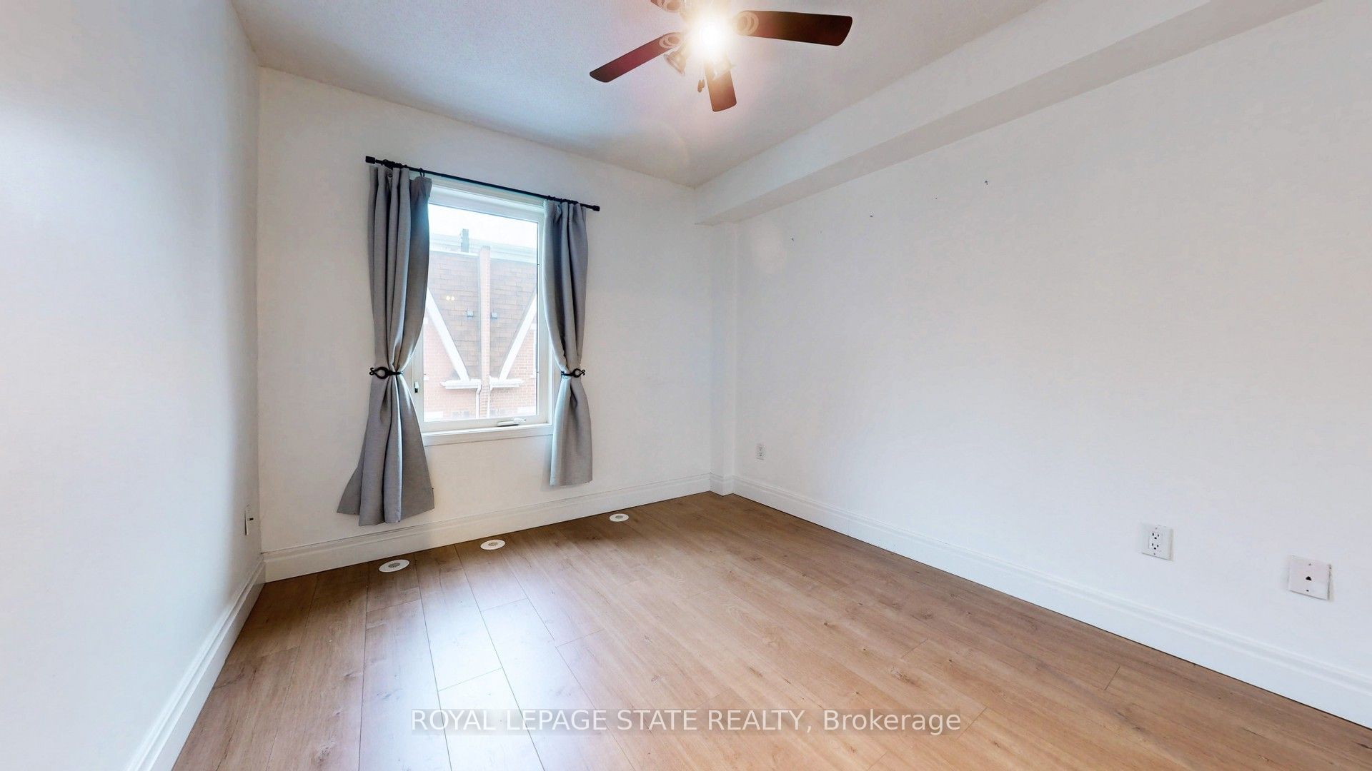 #1122 - 20 Laidlaw Street Property Photo 19