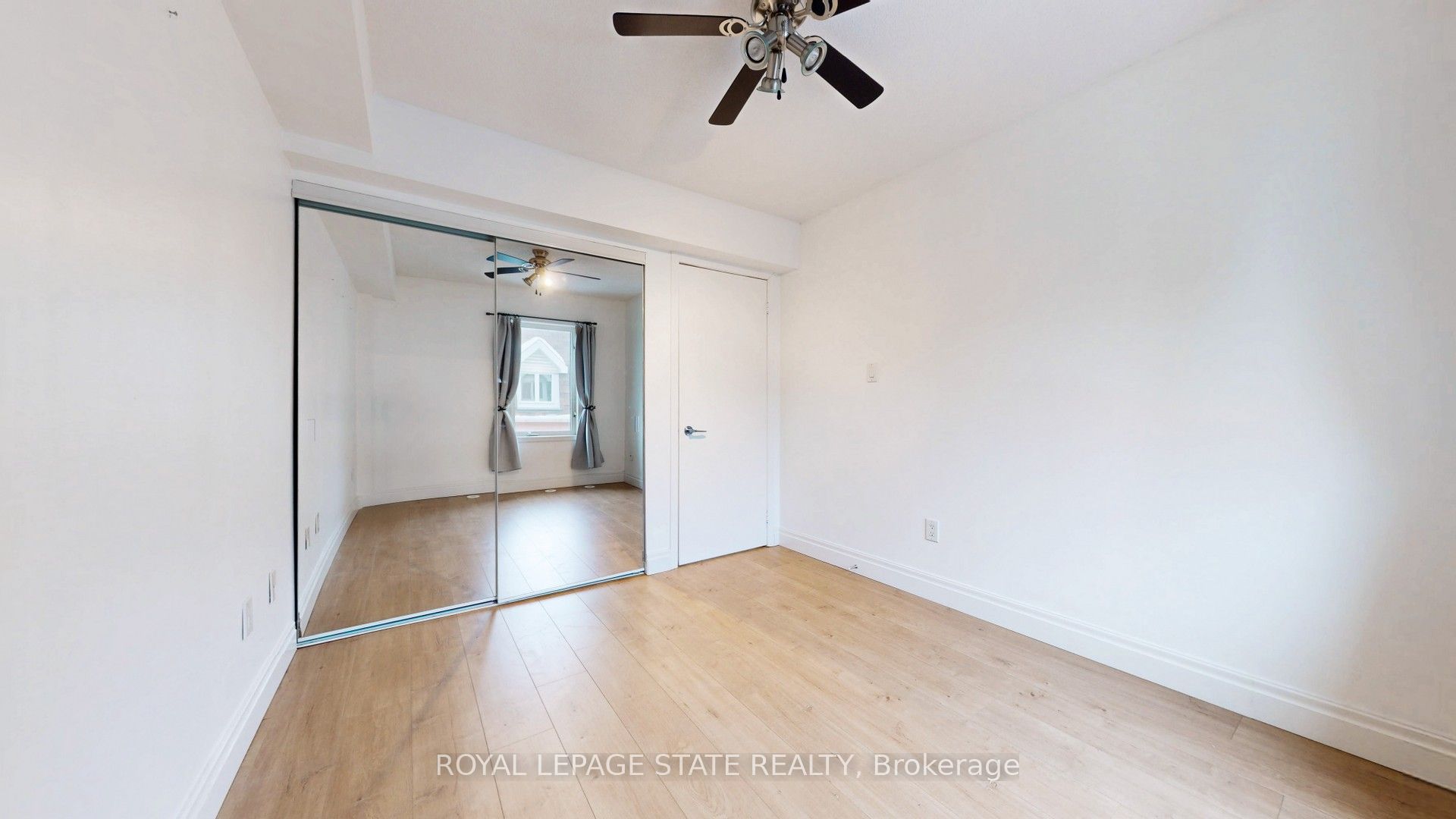 #1122 - 20 Laidlaw Street Property Photo 20