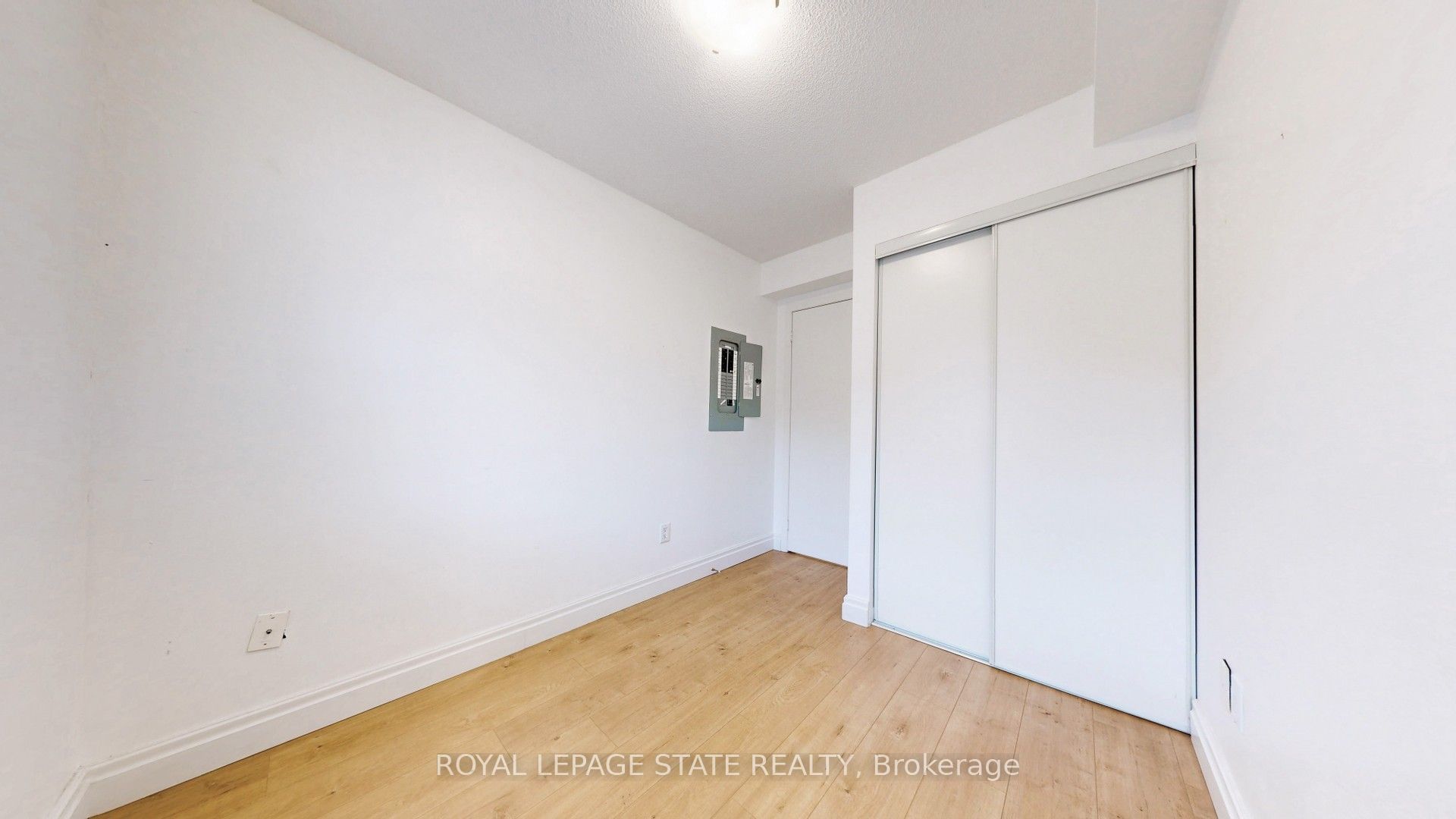 #1122 - 20 Laidlaw Street Property Photo 21