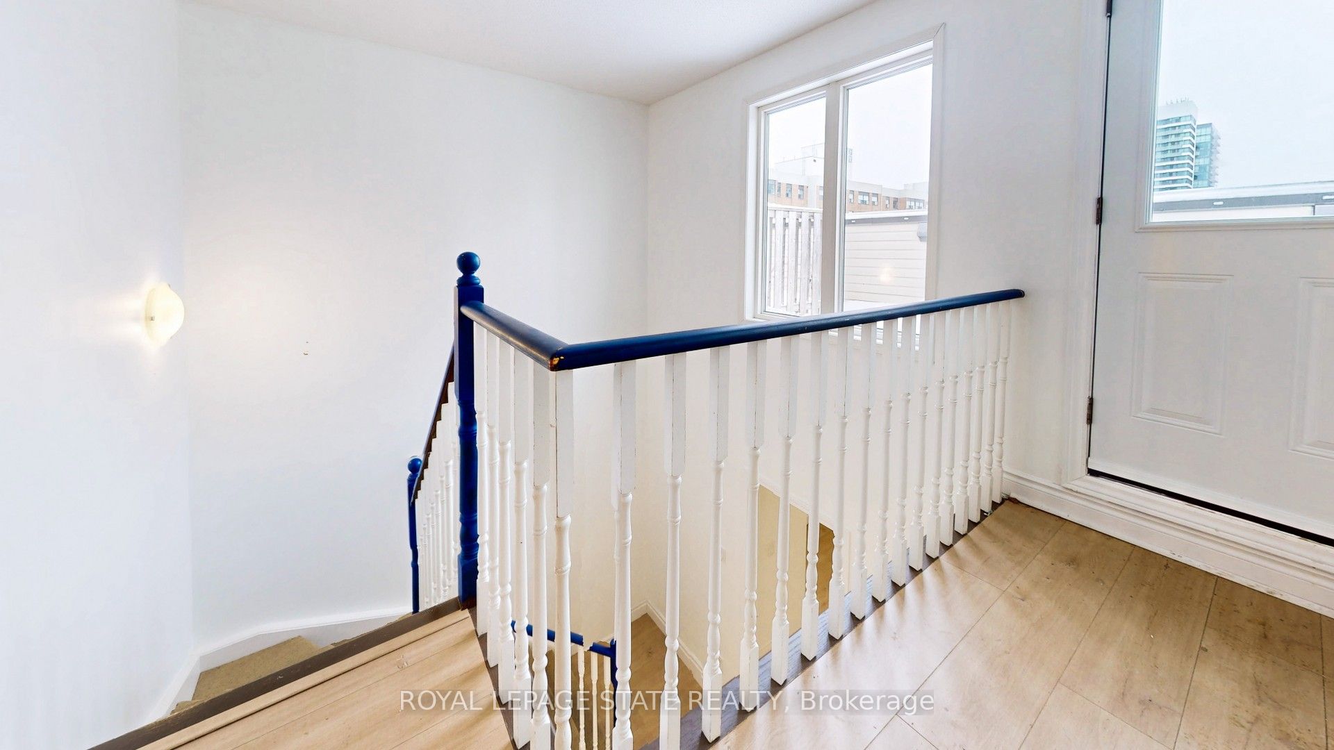 #1122 - 20 Laidlaw Street Property Photo 26