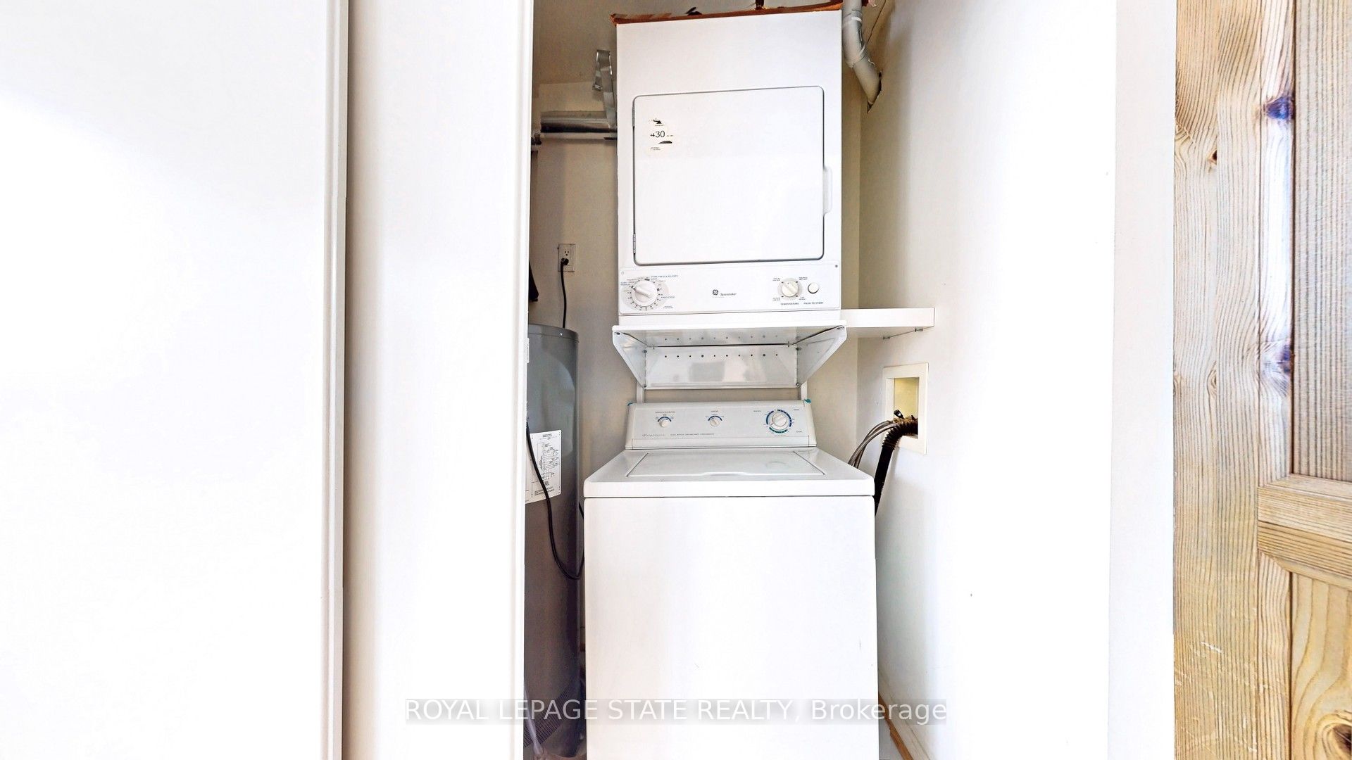 #1122 - 20 Laidlaw Street Property Photo 27