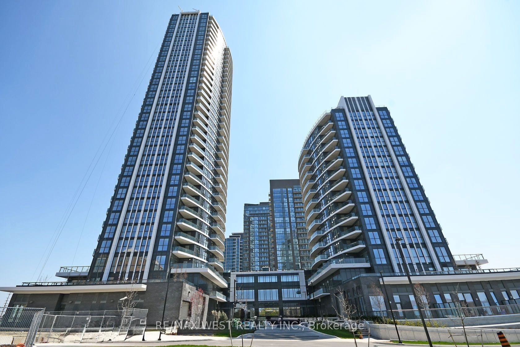 #2915 - 35 Watergarden Drive Property Photo 1