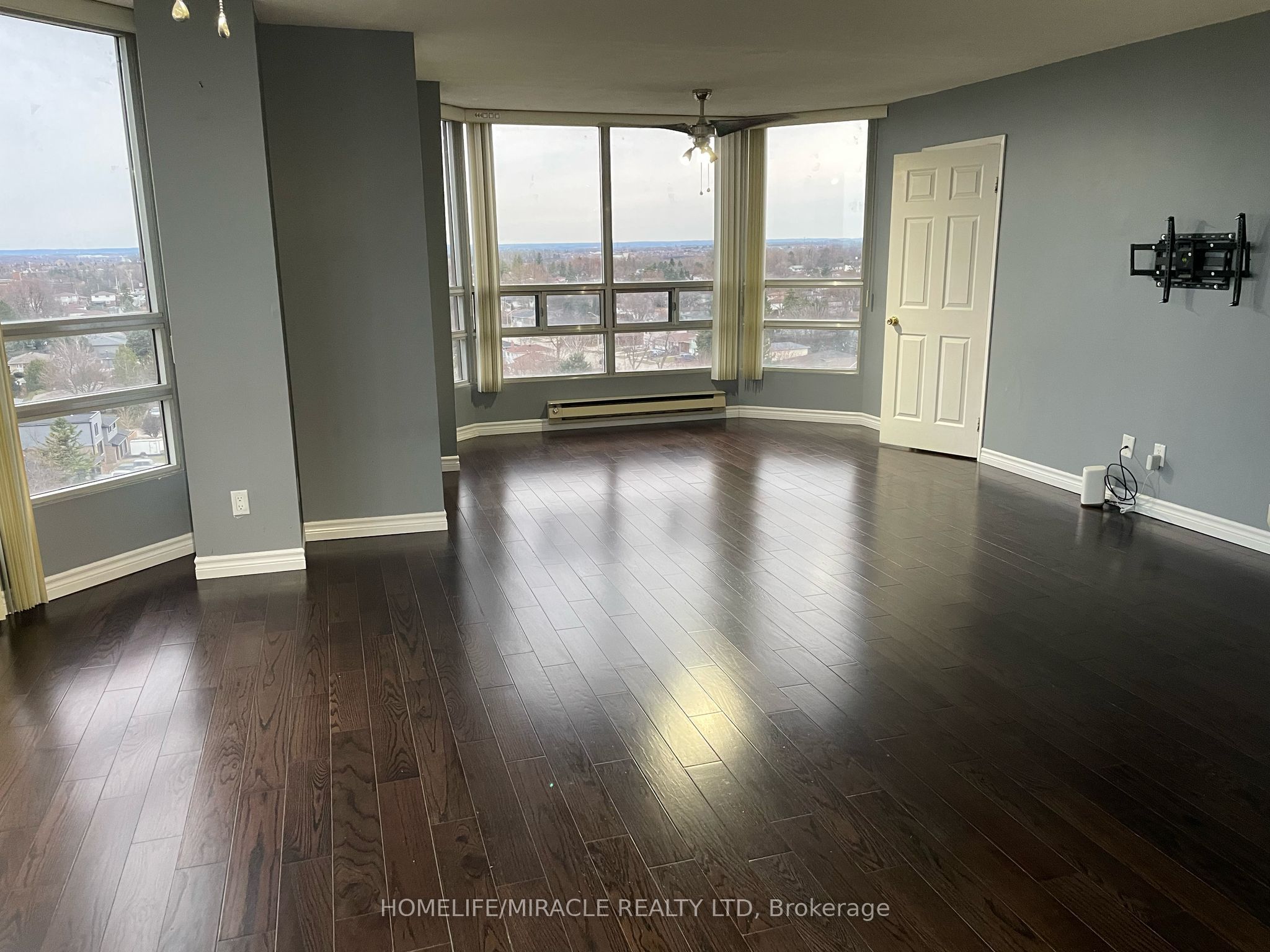 #1004 - 320 Mill Street Property Photo 5