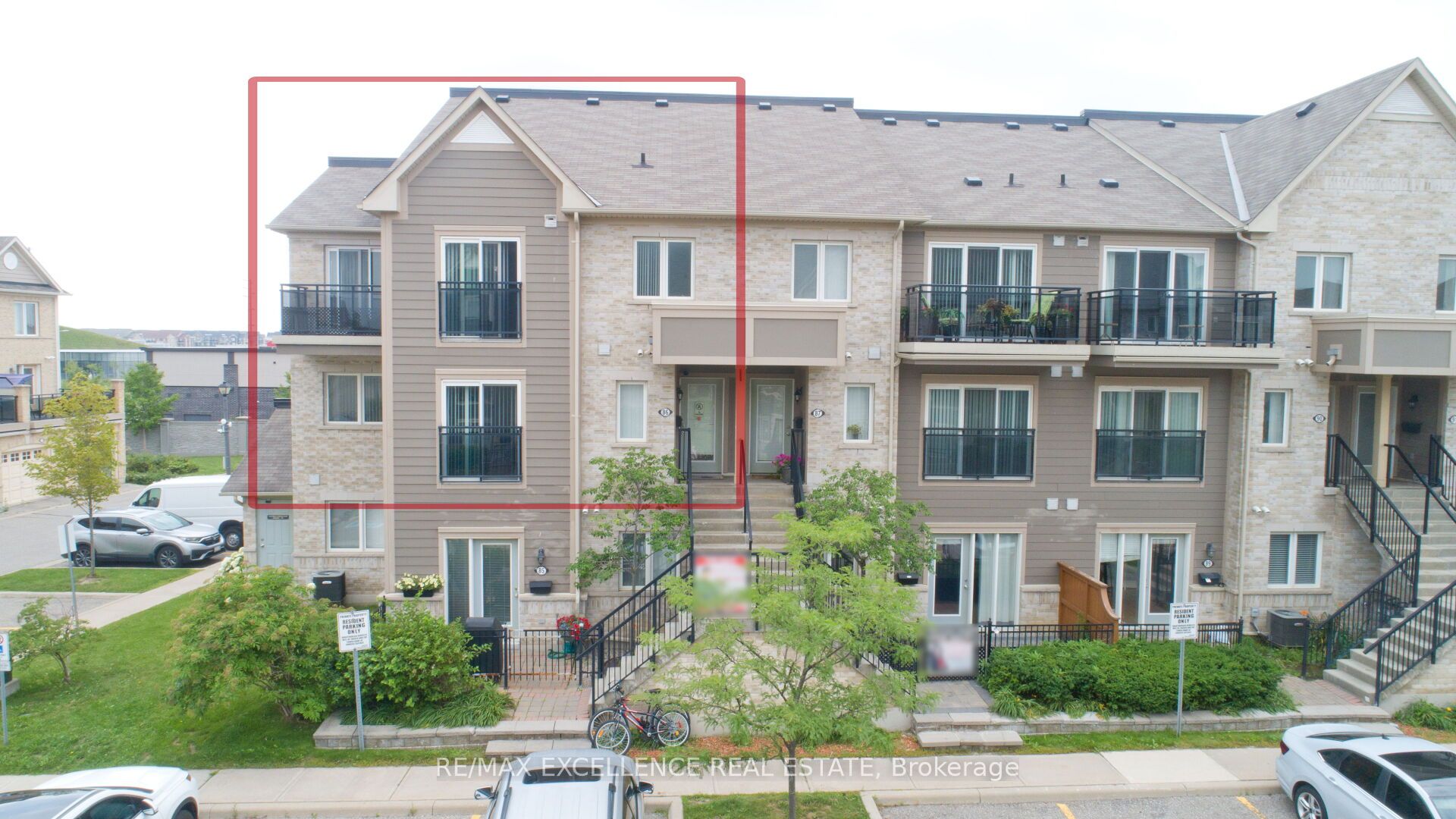#86 - 60 Fairwood Circle Property Photo 1