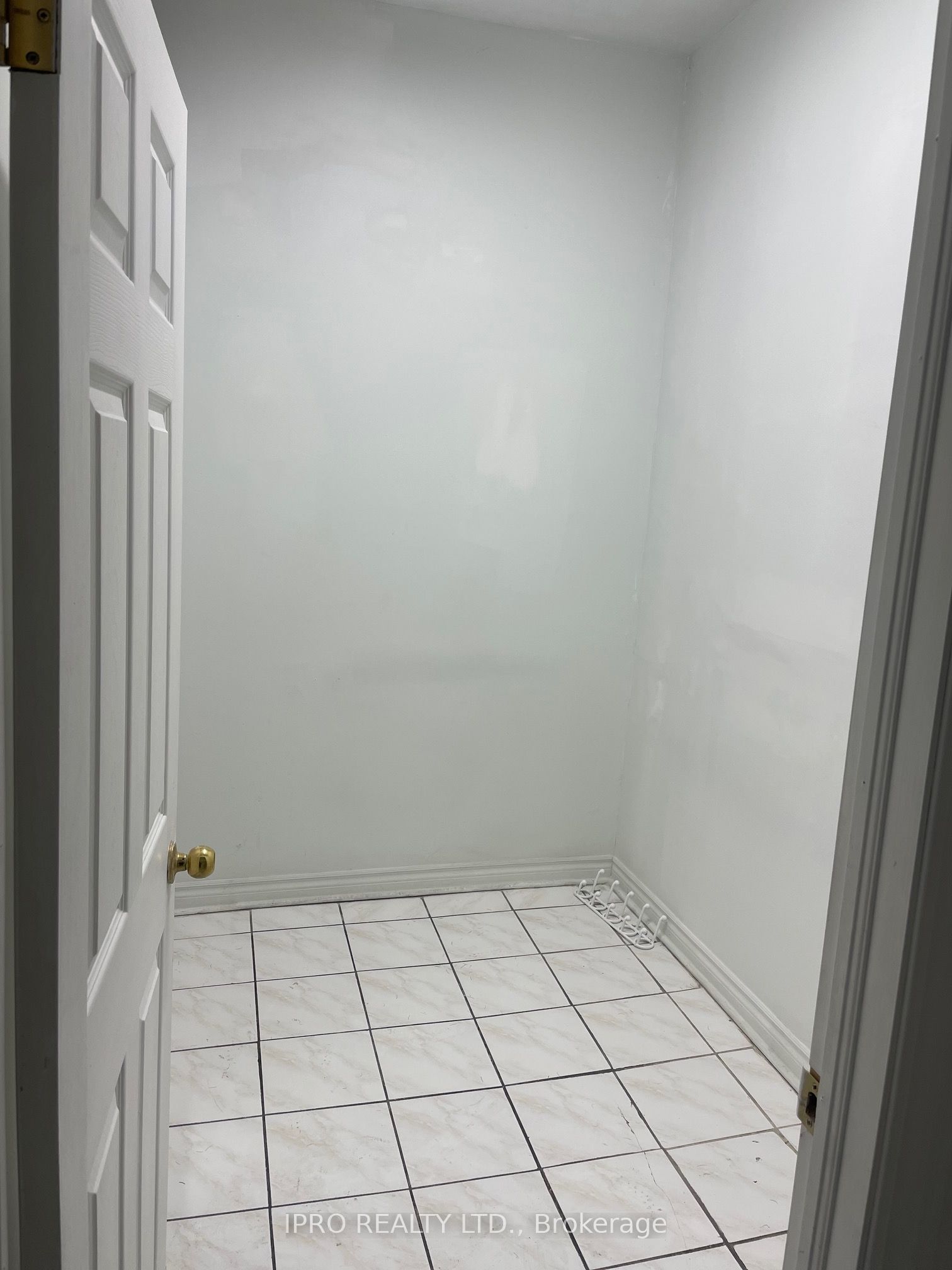 #main Floor - 2957 Dundas Street Property Photo 16