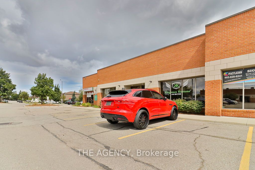 #64 & 65 - 3176 Ridgeway Drive Property Photo 1
