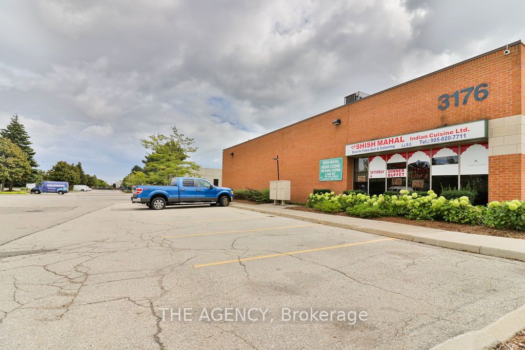 #64 & 65 - 3176 Ridgeway Drive Property Photo 2