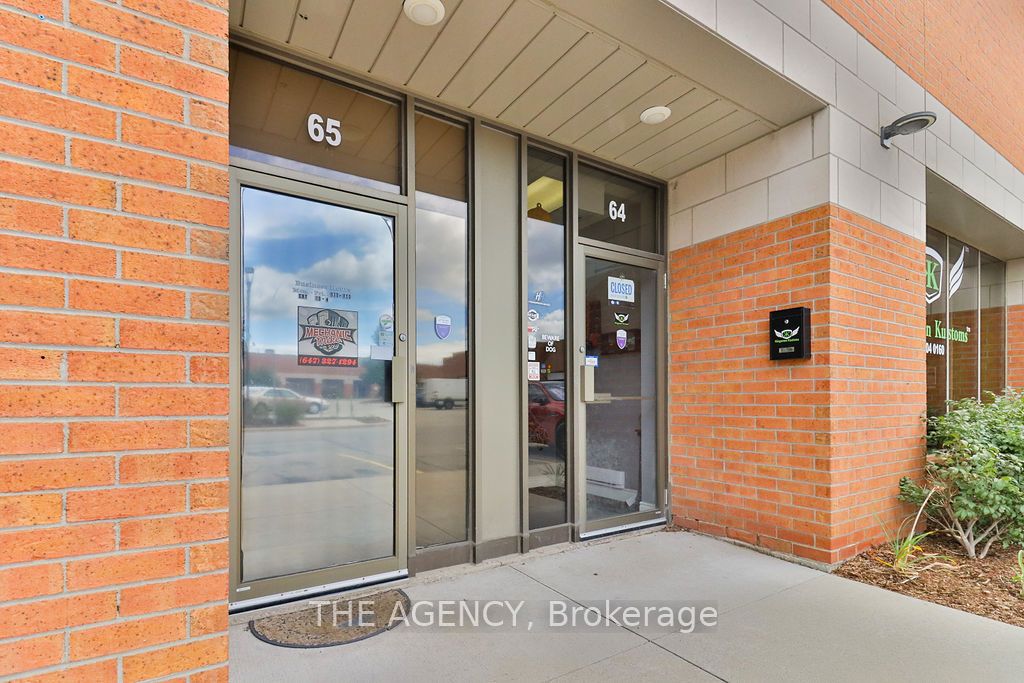 #64 & 65 - 3176 Ridgeway Drive Property Photo 3