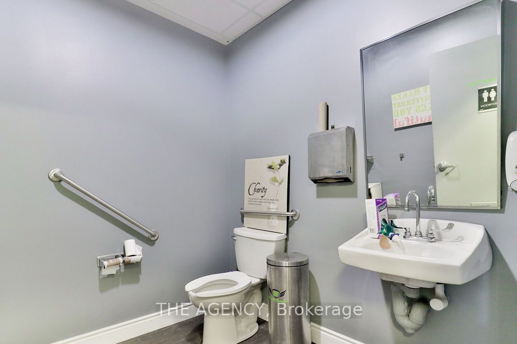 #64 & 65 - 3176 Ridgeway Drive Property Photo 19