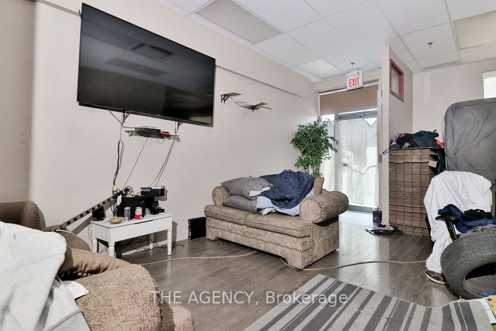 #64 & 65 - 3176 Ridgeway Drive Property Photo 36