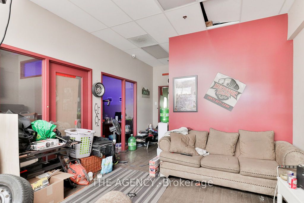 #64 & 65 - 3176 Ridgeway Drive Property Photo 38