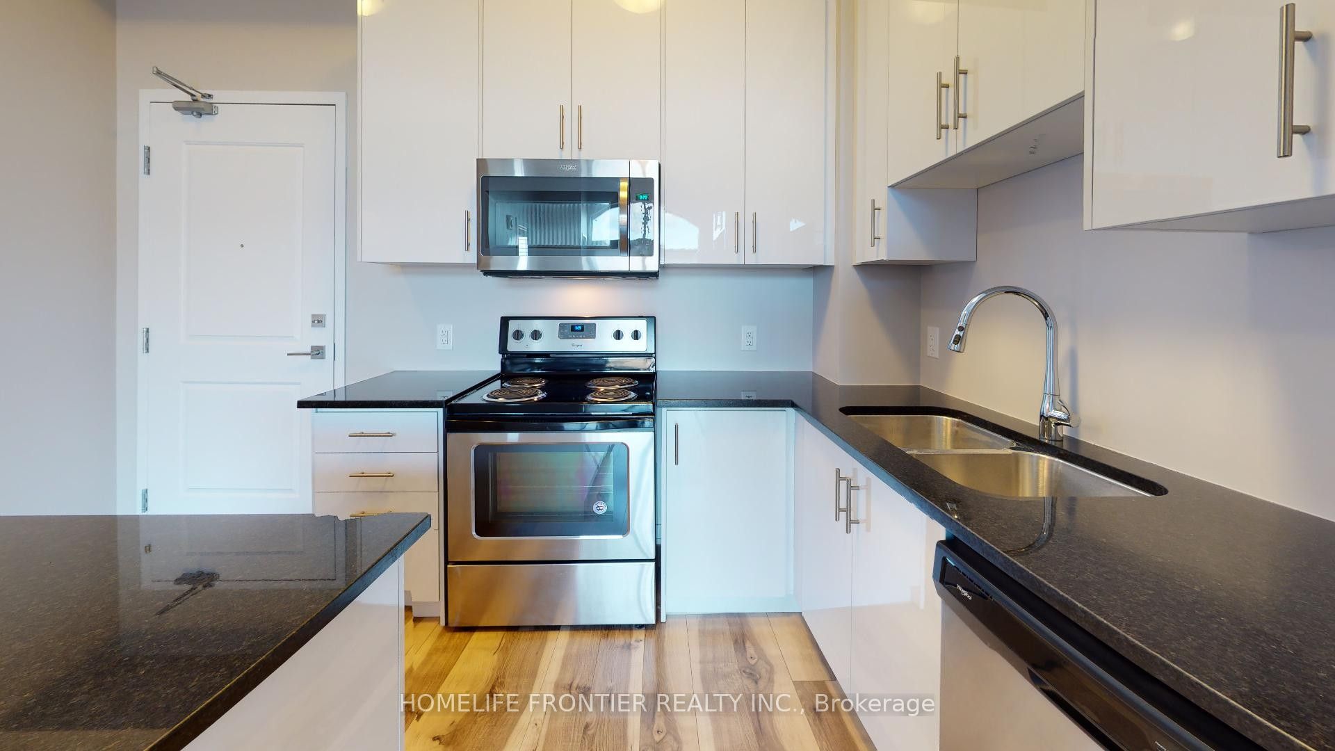#819 - 2490 Old Bronte Road Property Photo 4