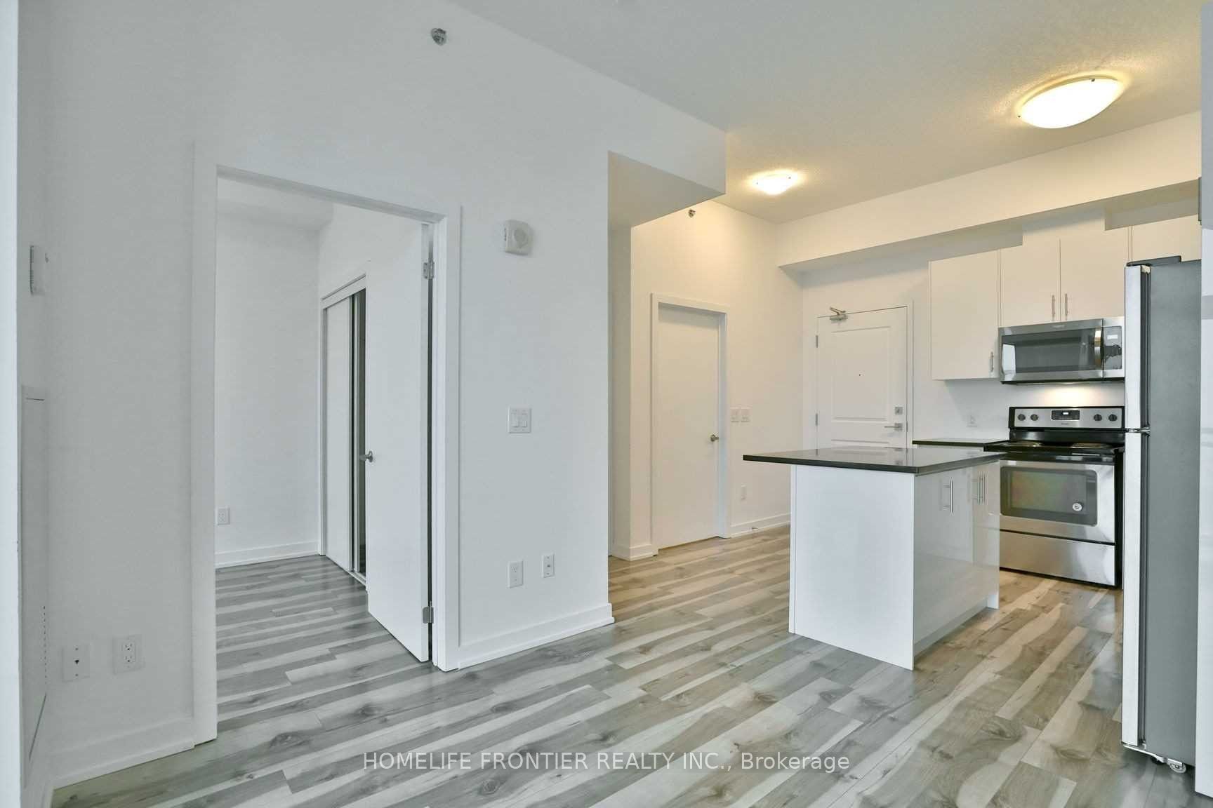 #819 - 2490 Old Bronte Road Property Photo 5