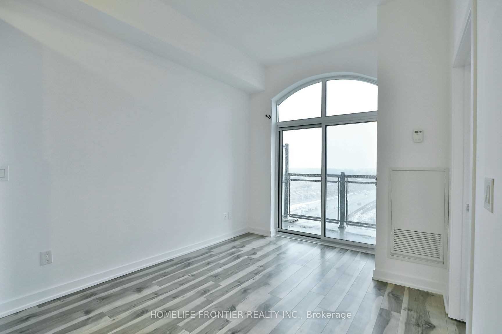 #819 - 2490 Old Bronte Road Property Photo 6