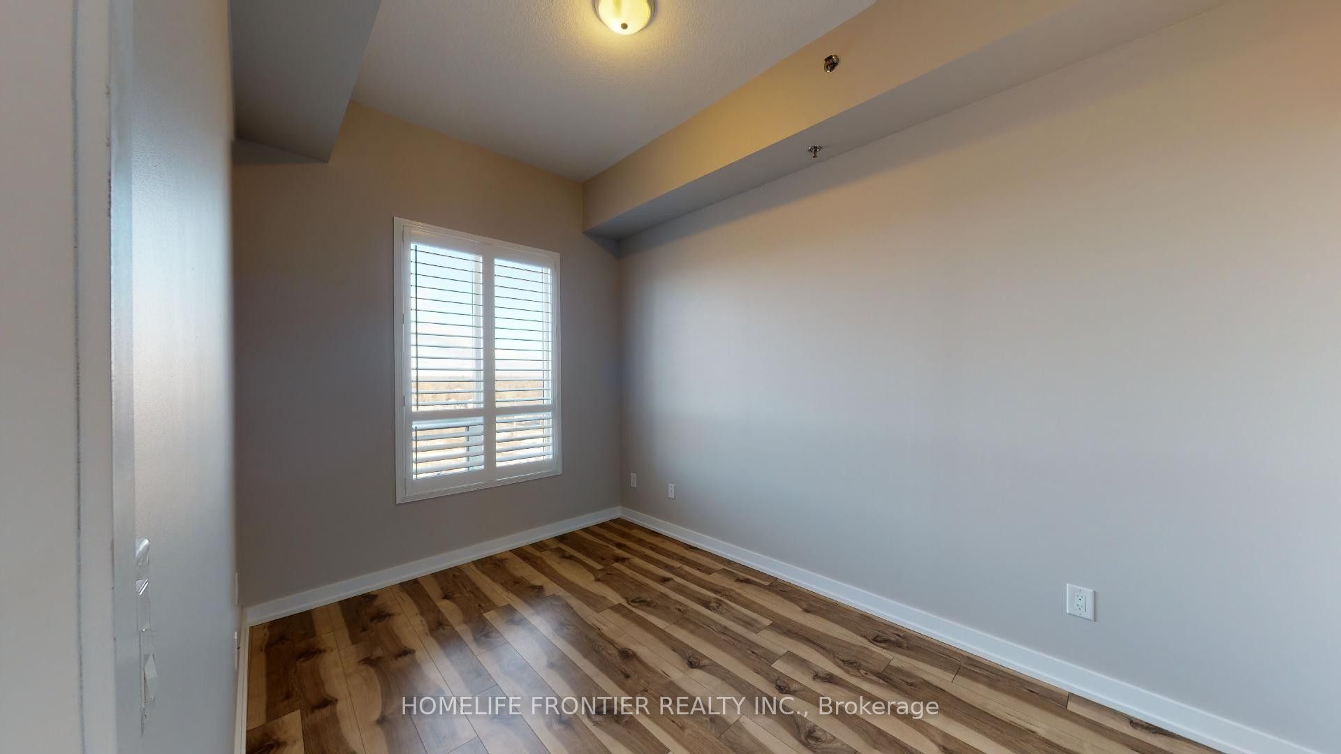 #819 - 2490 Old Bronte Road Property Photo 9