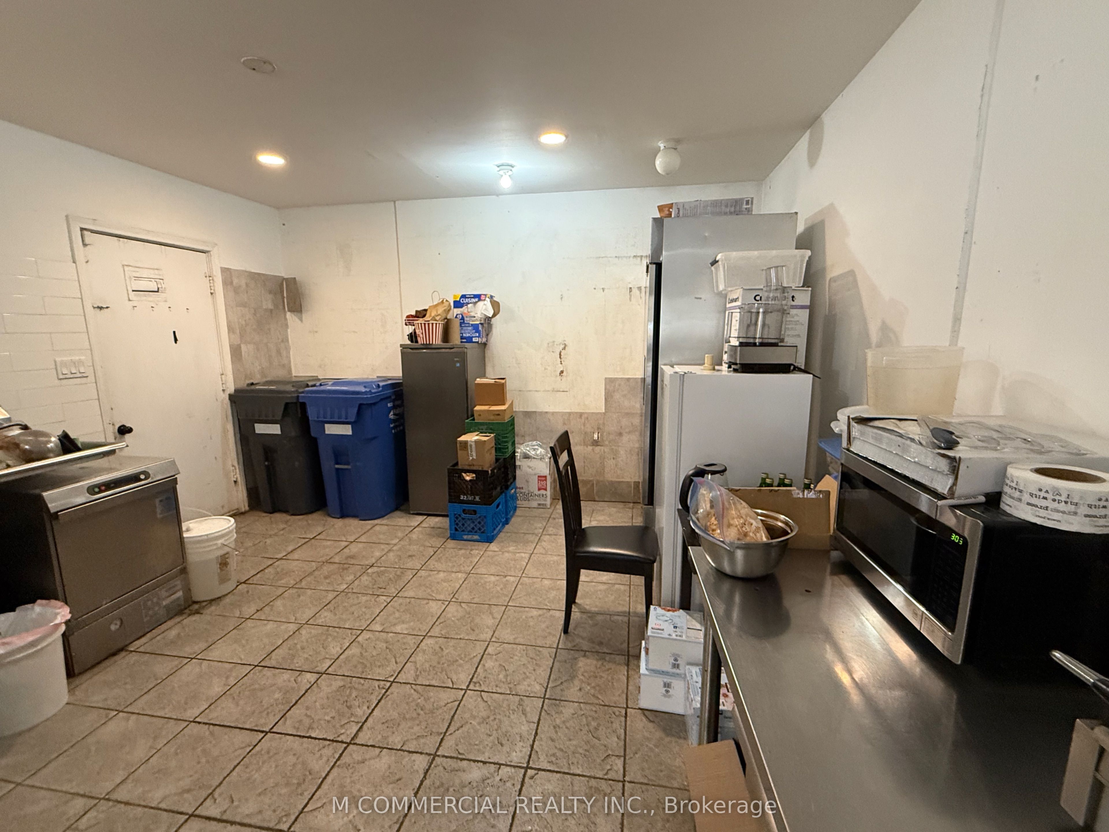 270 Lake Shore Rd E Property Photo 3