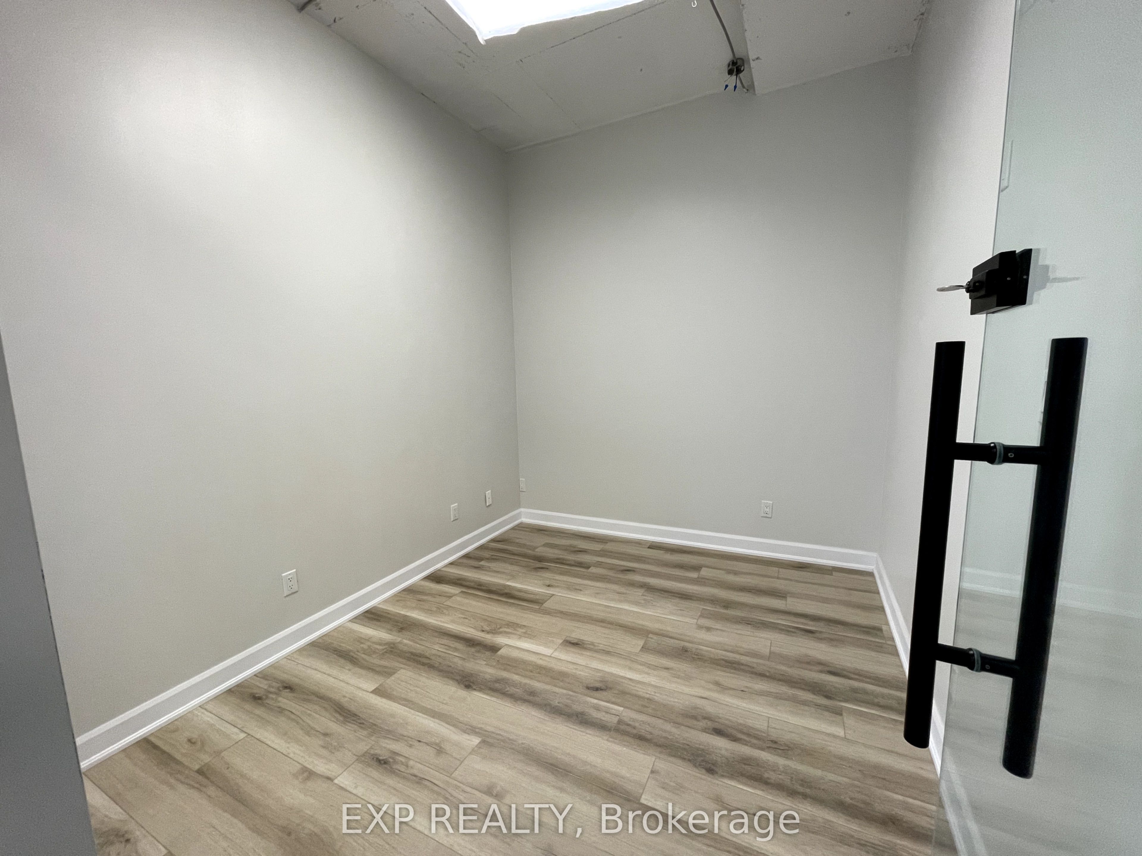 #205-5a - 230 Lakeshore Road Property Photo 1