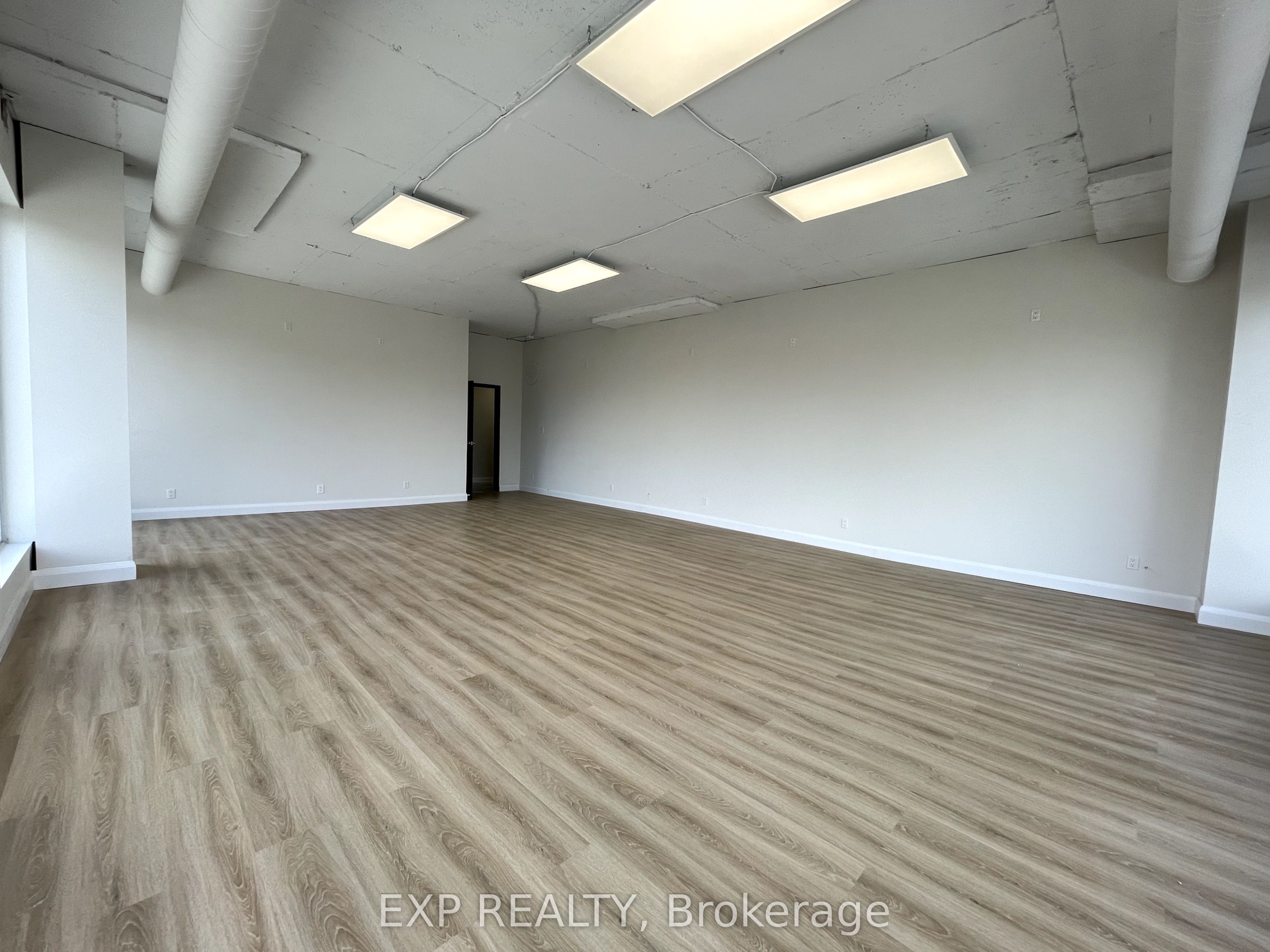 #312 - 230 Lakeshore Road Property Photo 4