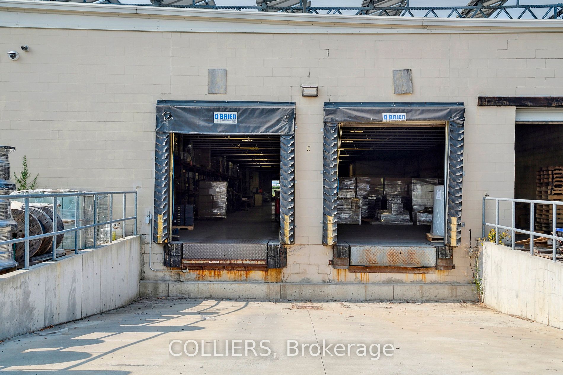 #2 - 1141 King Road Property Photo 44