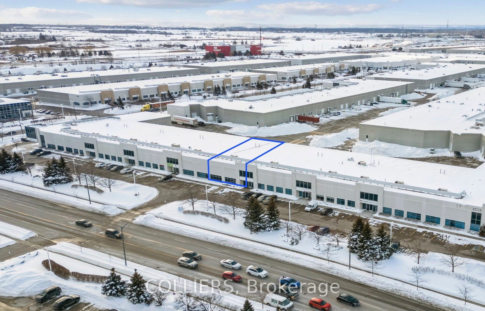 #unit 7 - 3400 Ridgeway Drive Property Photo 2