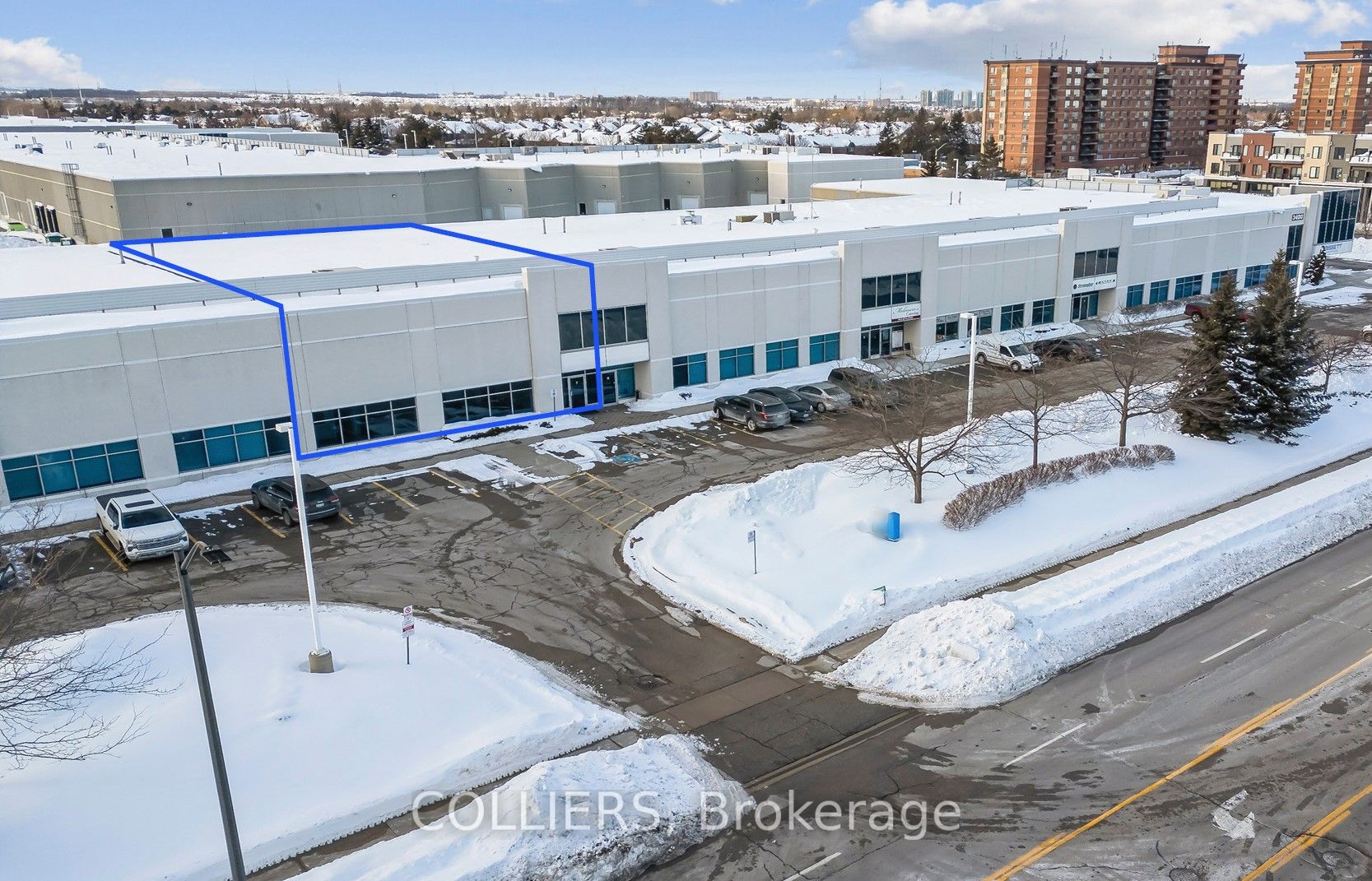 #unit 7 - 3400 Ridgeway Drive Property Photo 3